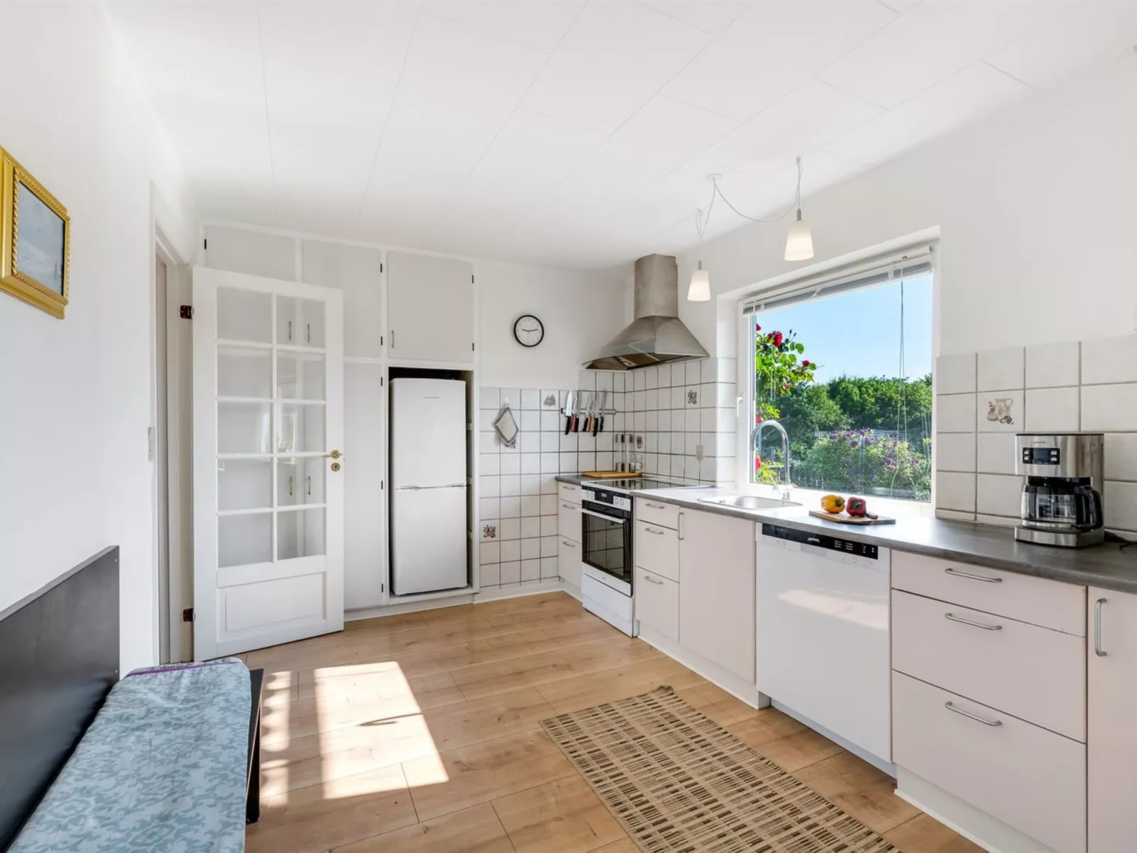 "Svein" - 500m to the fjord-Drinnen