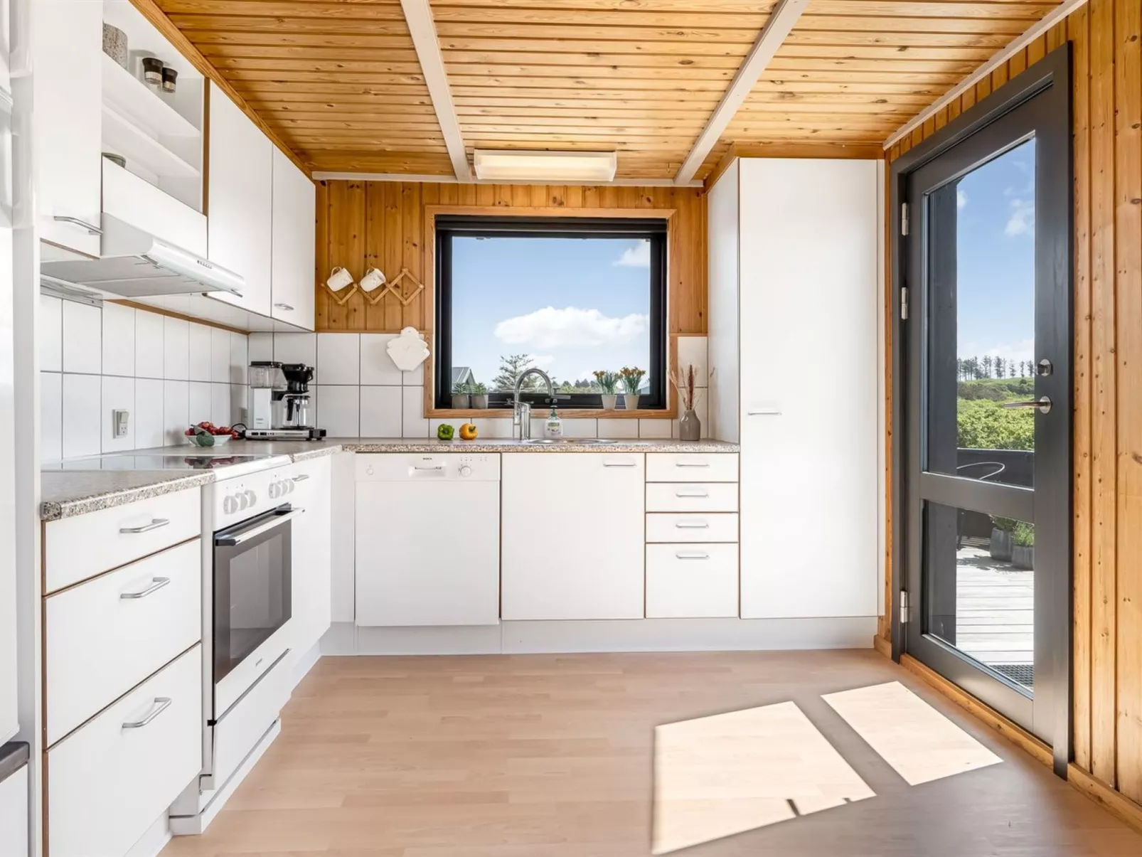 "Iiris" - 200m from the sea-Dedans