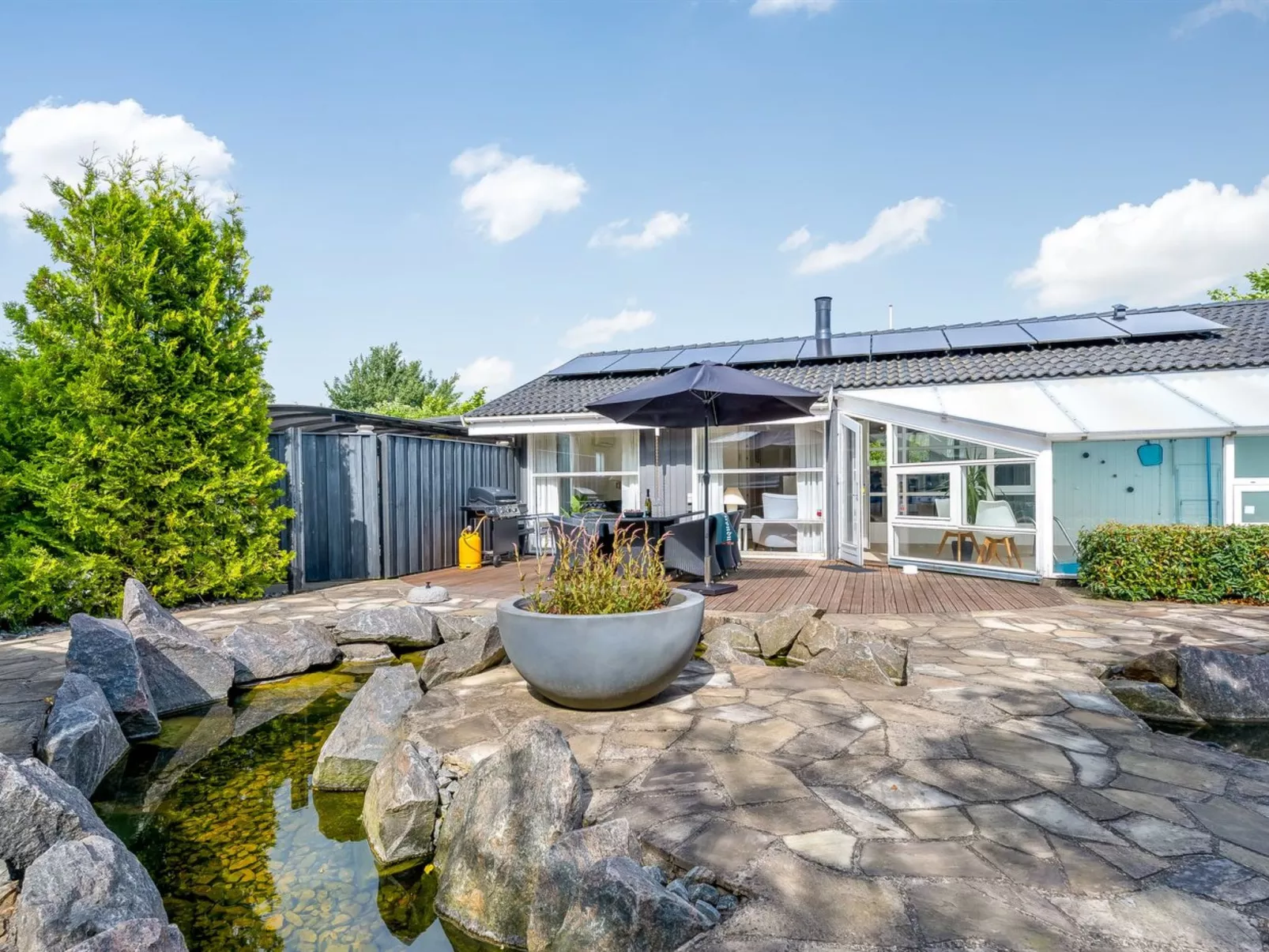 "Ellie" - 700m from the sea-Outside