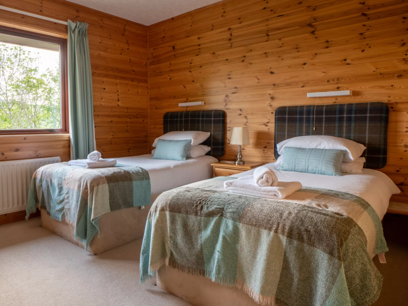 Achmony Byre-Dedans