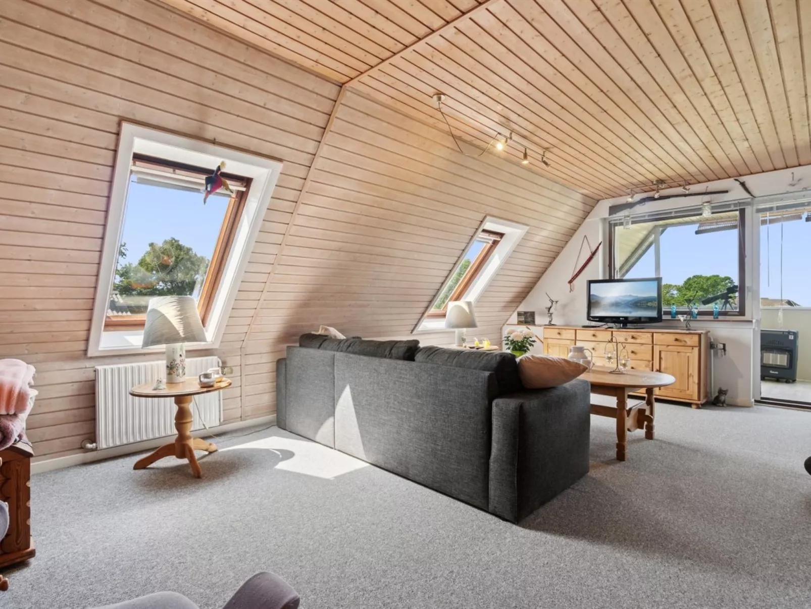 "Lacey" - 4km from the sea-Inside