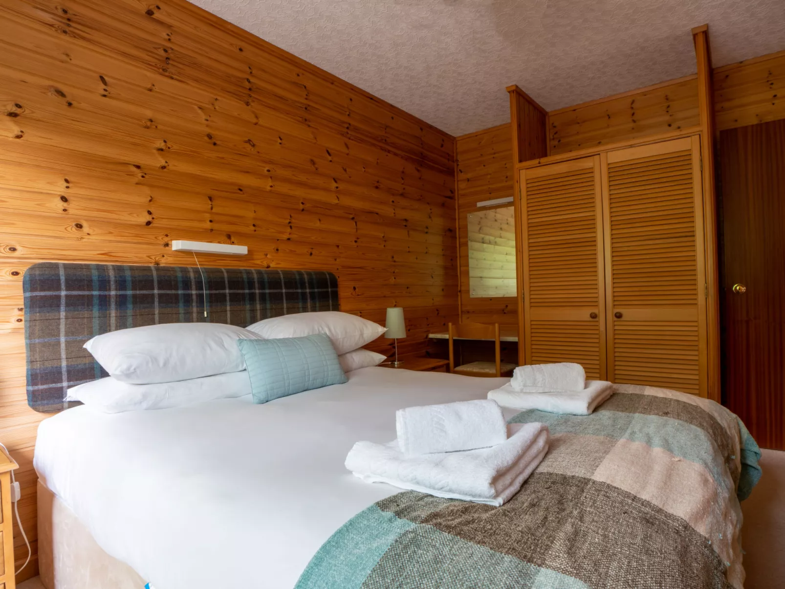 Achmony Byre-Dedans