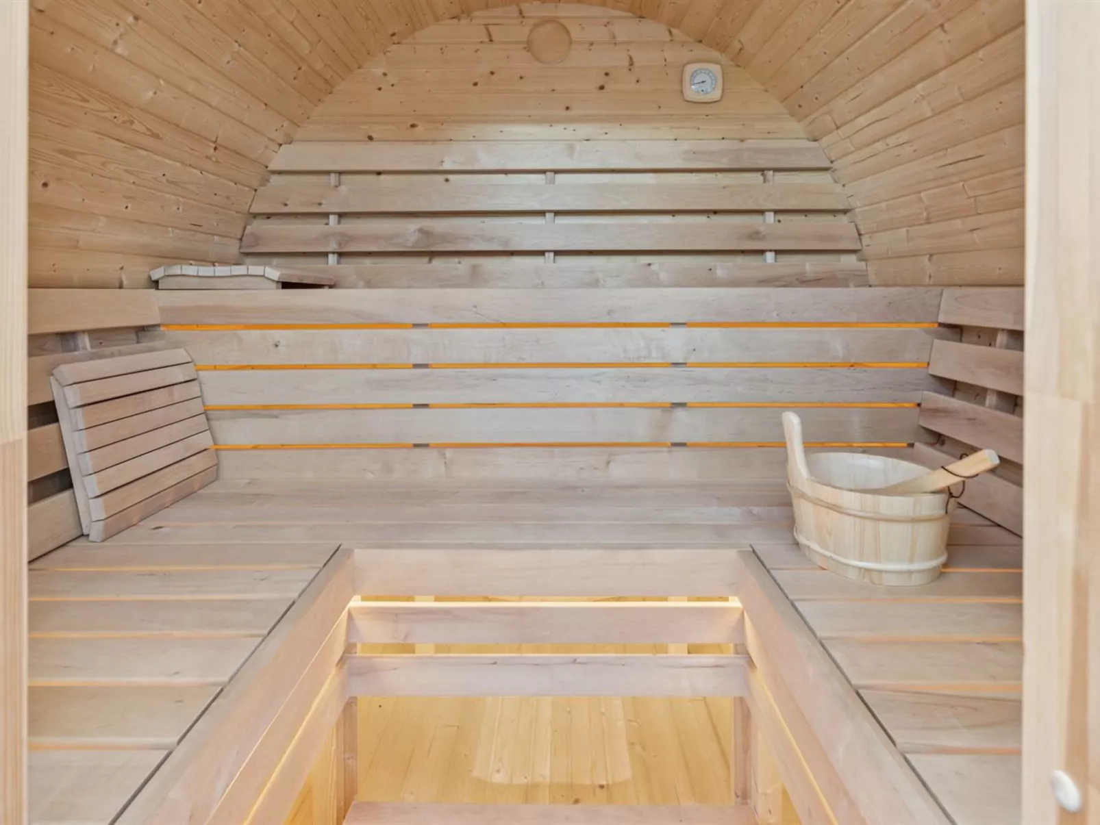 "Elvie" - 150m from the sea-Dehors