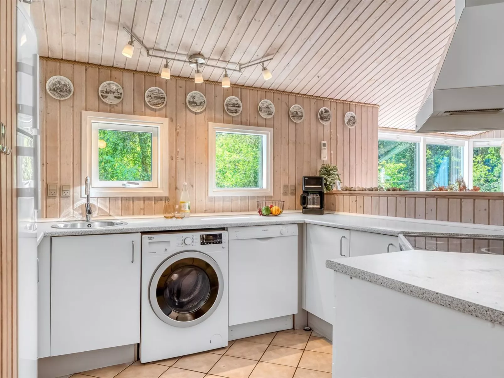 "Elizabeth" - 150m to the fjord-Drinnen