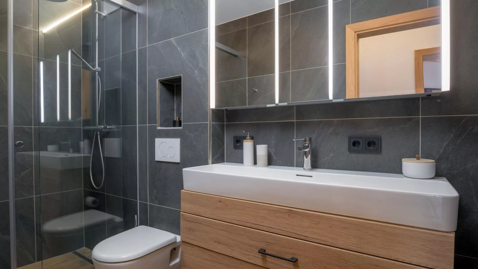 Luxury Central Kirchberg-Badezimmer