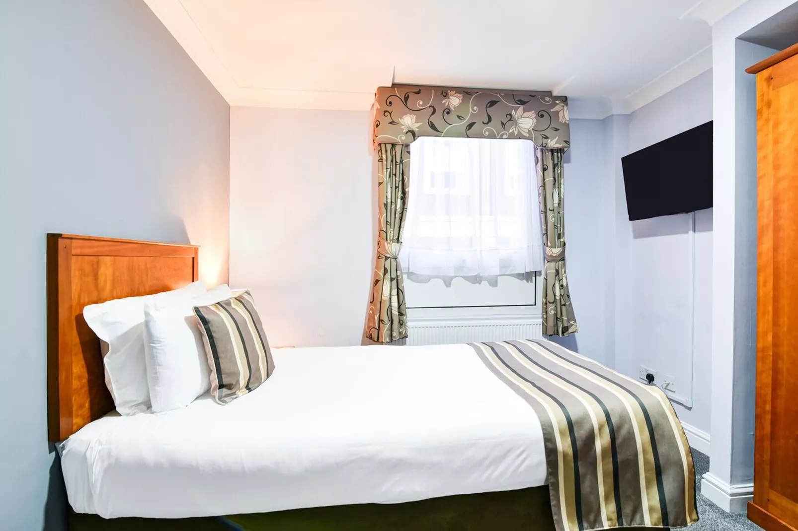 Standard Single Room-Bedroom