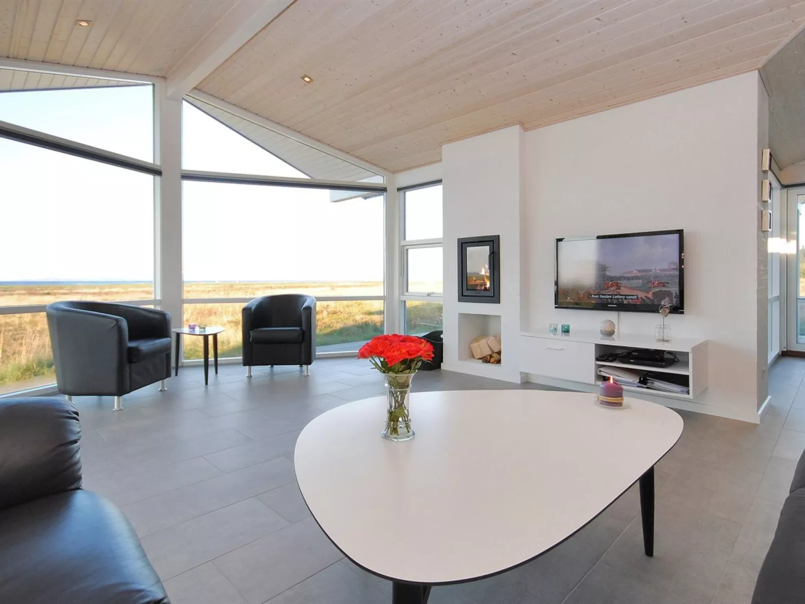 "Arisa" - 100m to the fjord-Inside