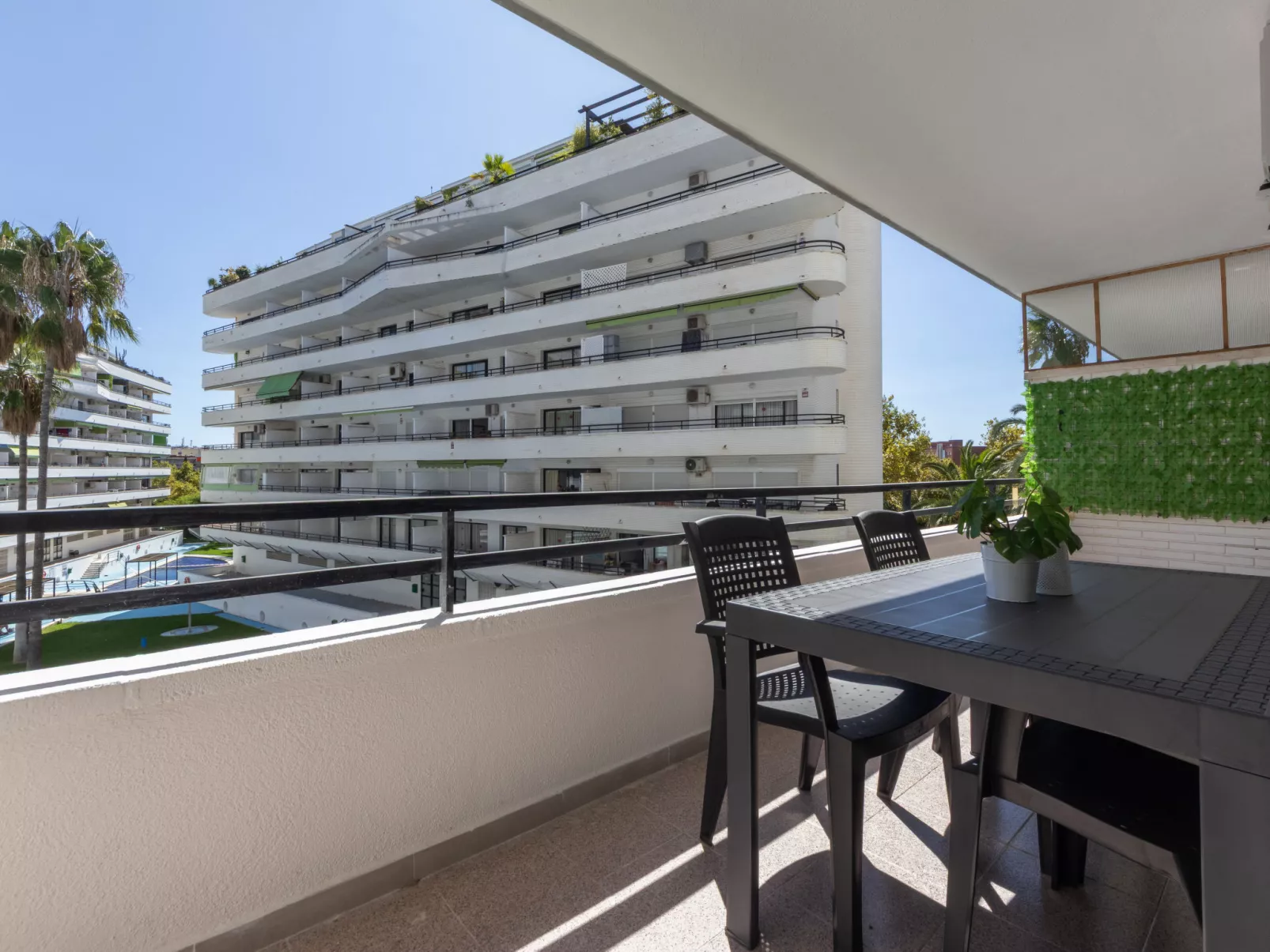 Riviera Park-Outside