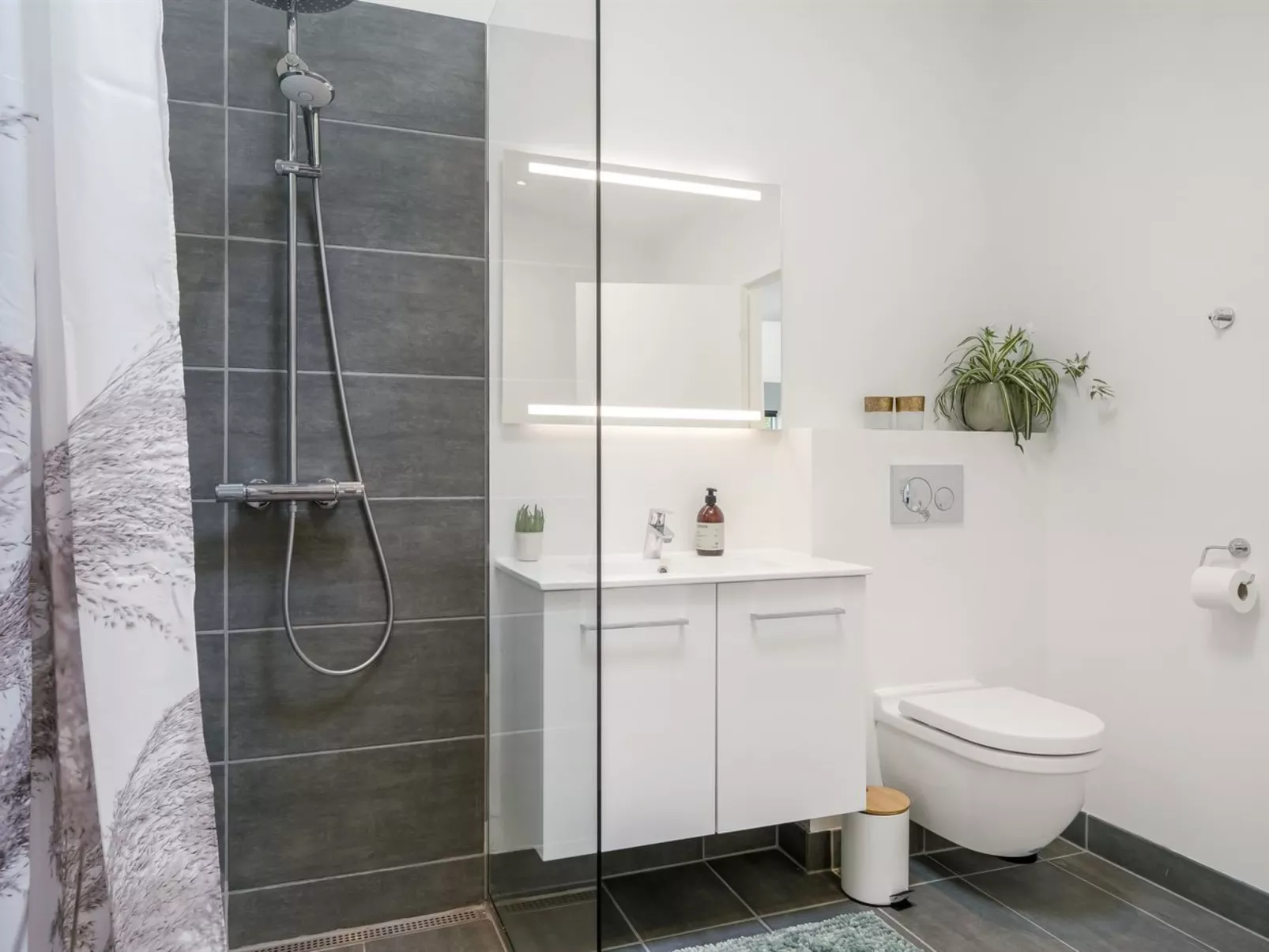 "Lennart" - 500m to the fjord-Inside