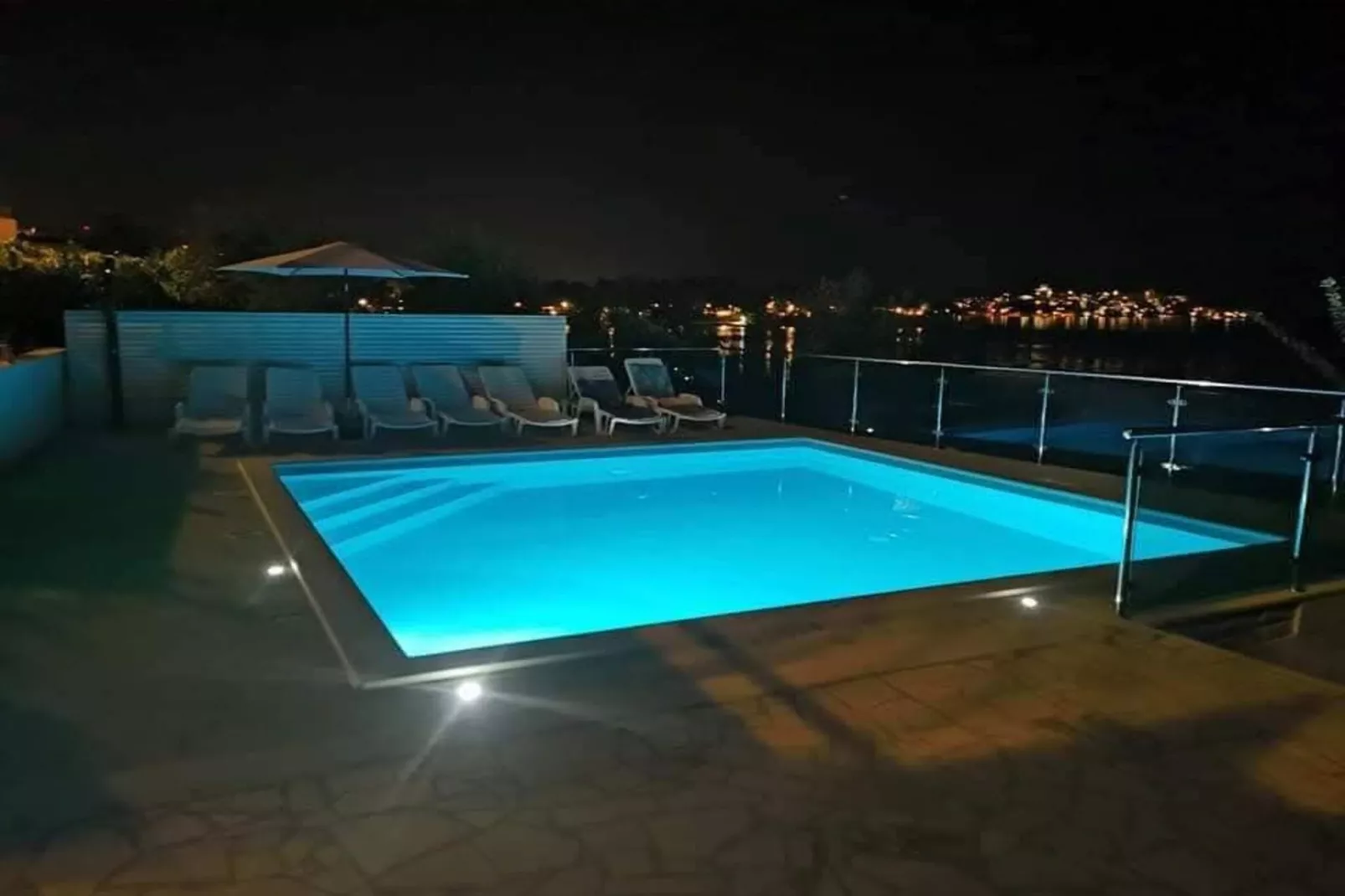 Three-Bedroom Apartment With Sea View A2-Piscine