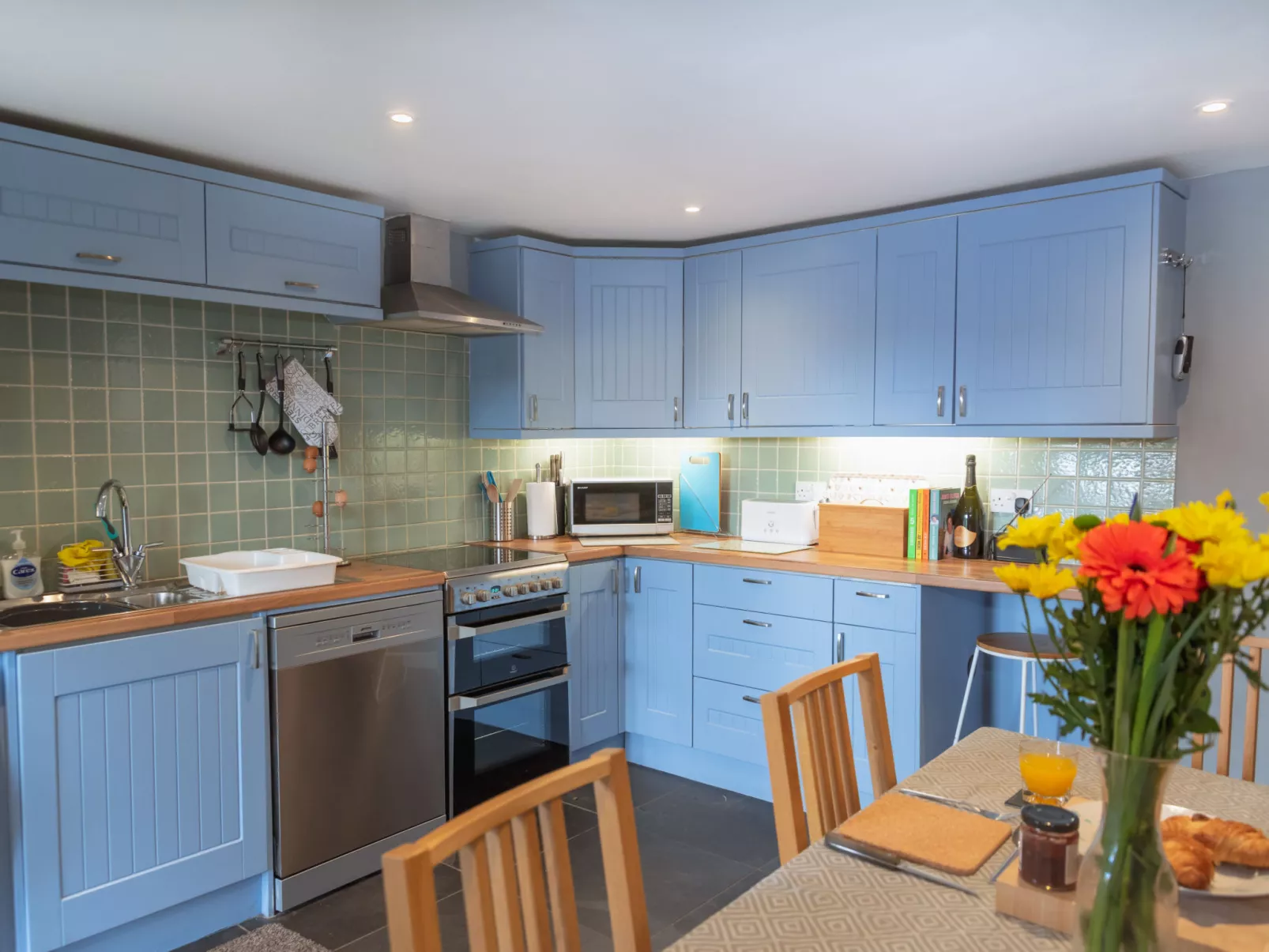 Court Cottage-Dedans