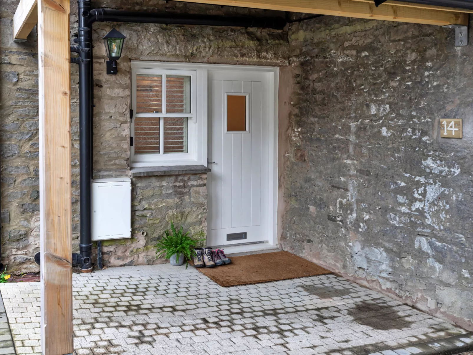 Courtyard Cottage-Inside