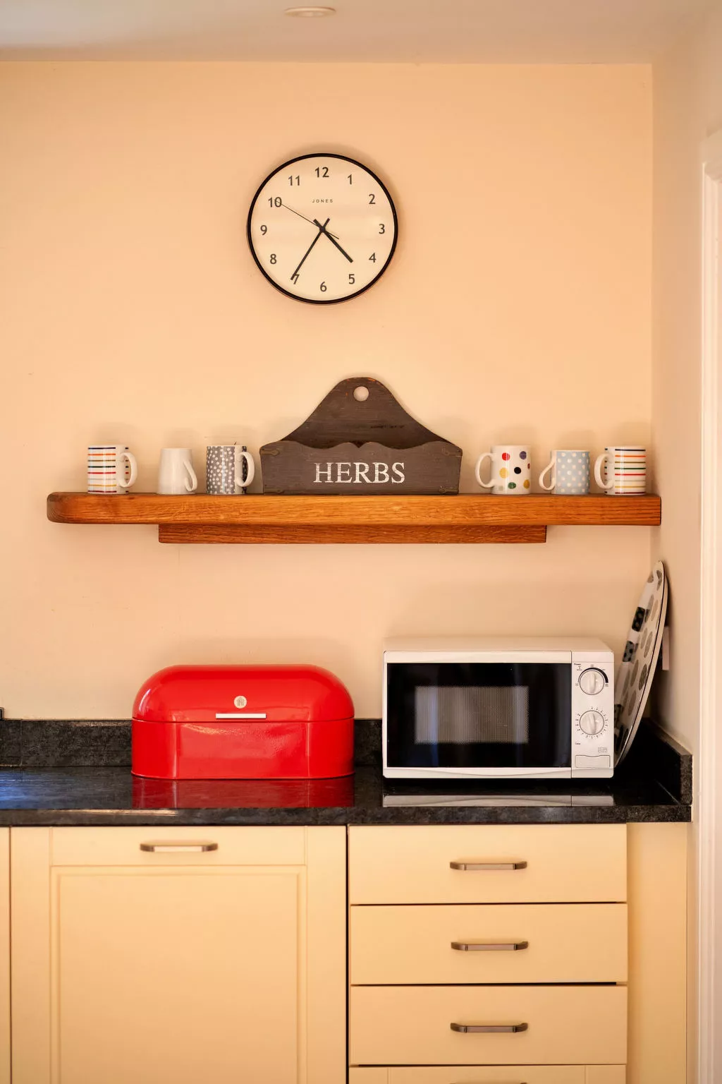 The Old Granary-Dedans