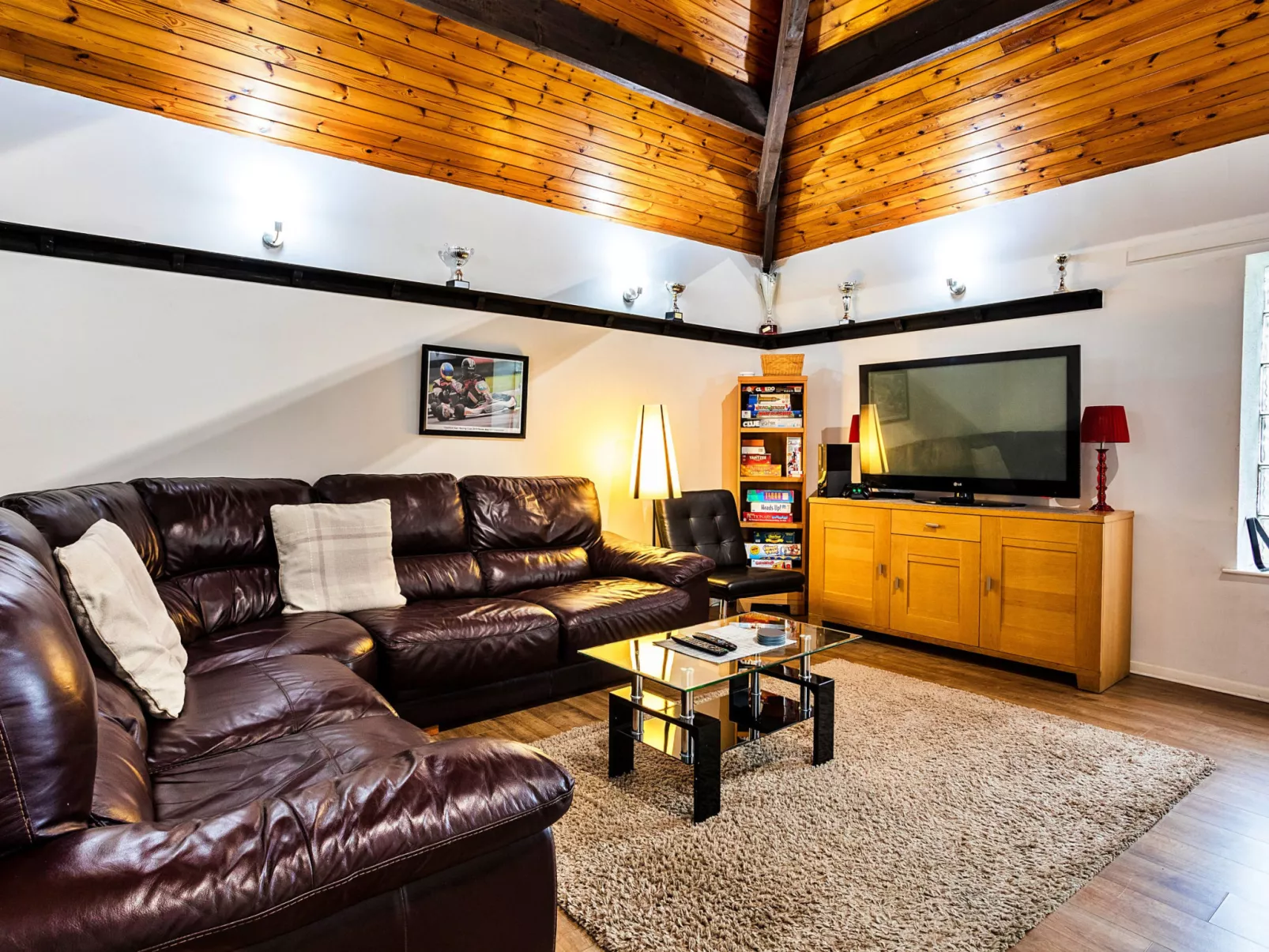 Woodstock Lodge-Dedans