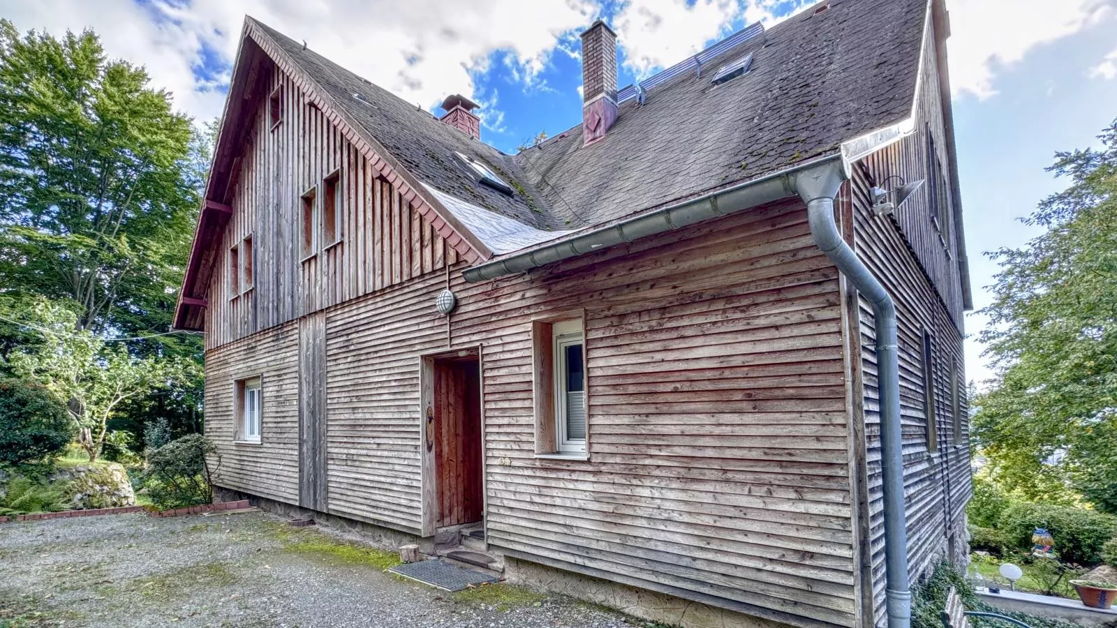 Forsthaus Heinrichsbach-Außenbereich Sommer