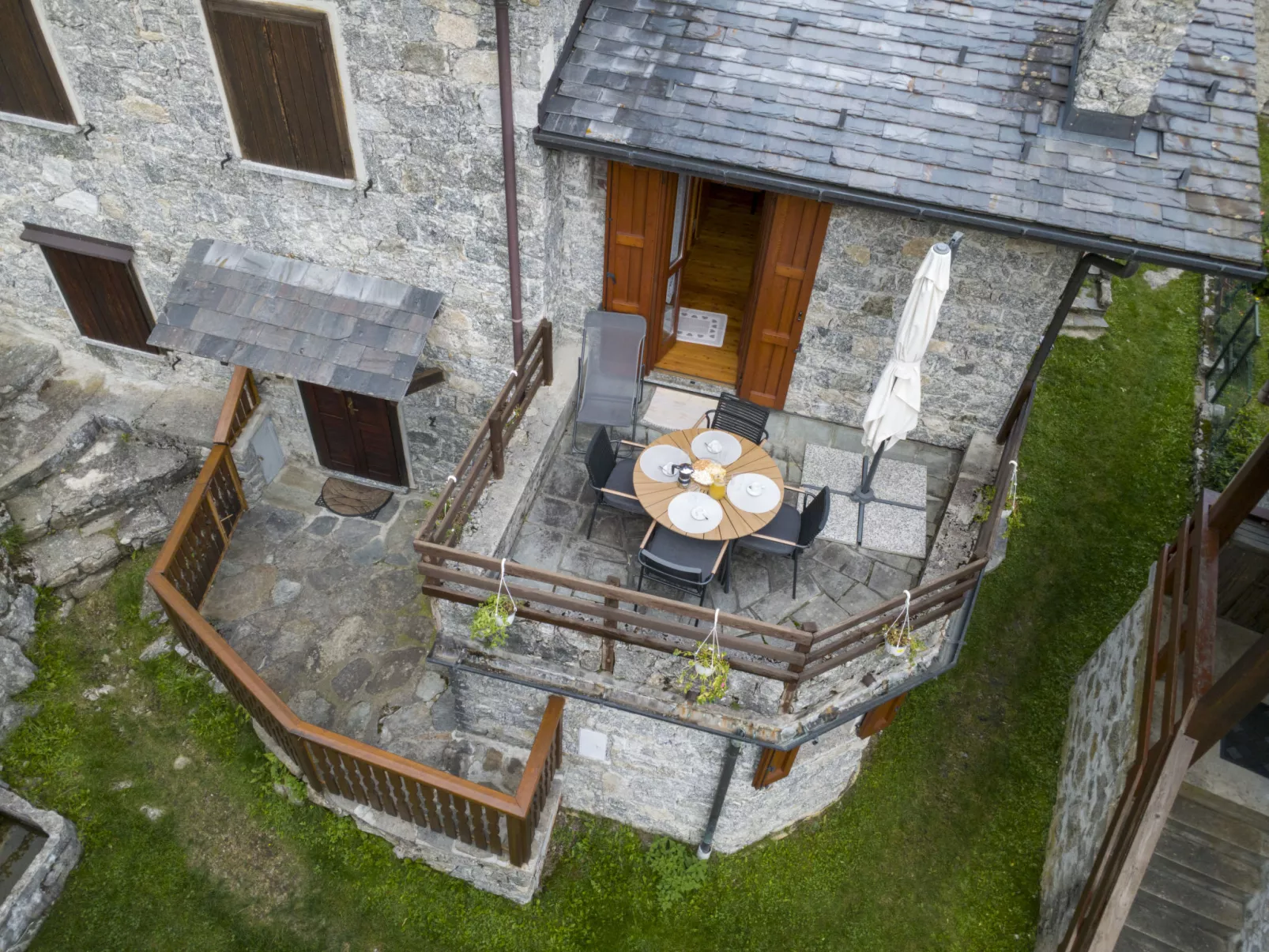 Val di Mello Mountain Flat-Outside