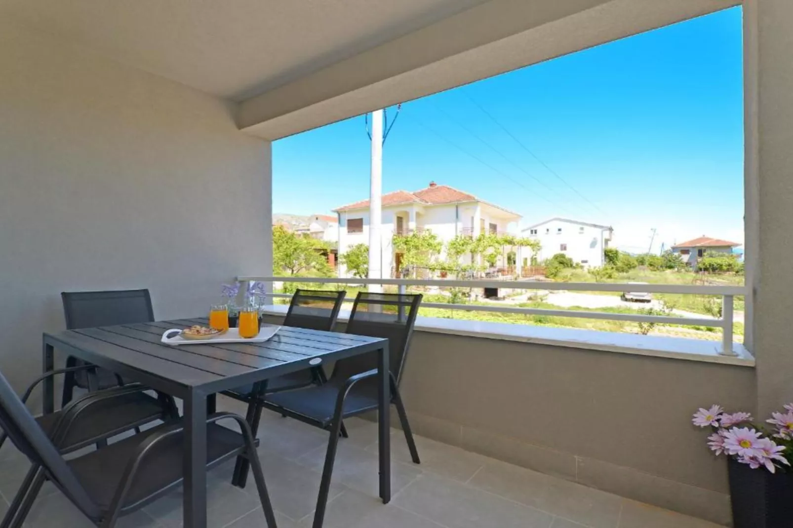 Apartment Sunshine Trogir - Three Bedroom Apartment with Balcony-Terrasse / balcon