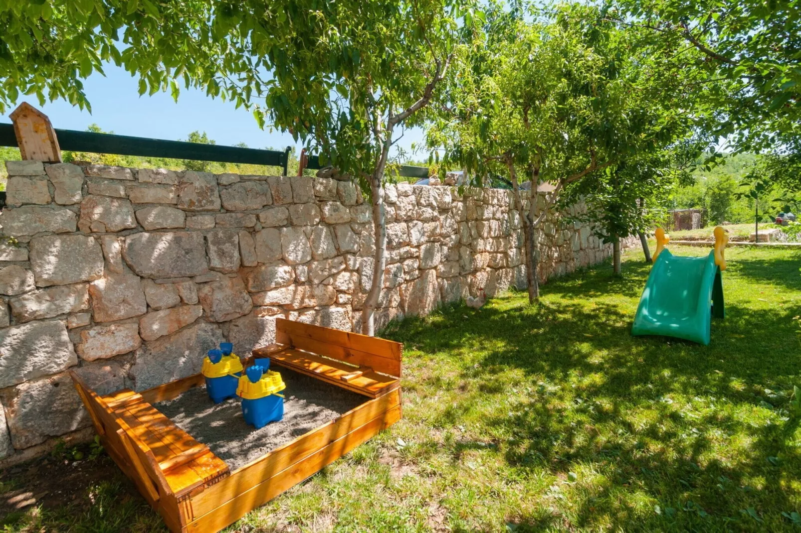 Five-Bedroom Home-Schwimmbad