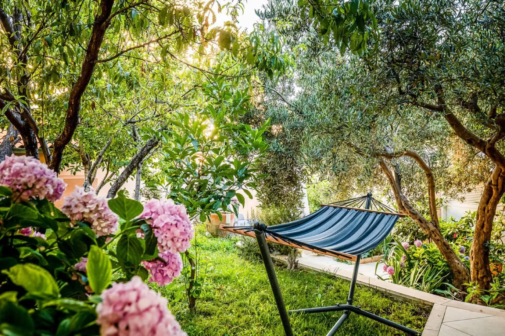 Three Bedroom Apartment with Pool-Im Freien