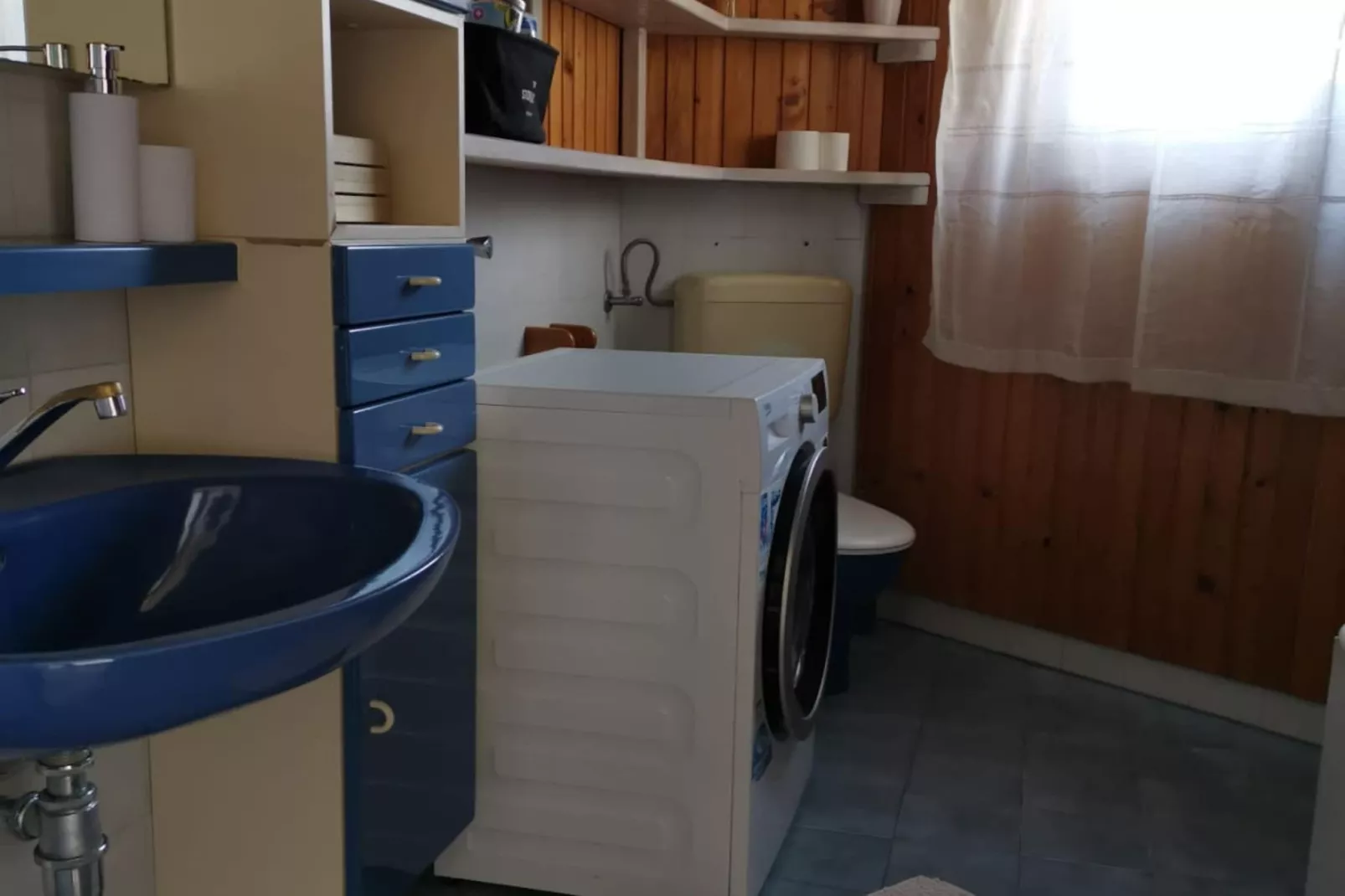 Three Bedroom Apartment with Terrace and  Sea View-Bathroom