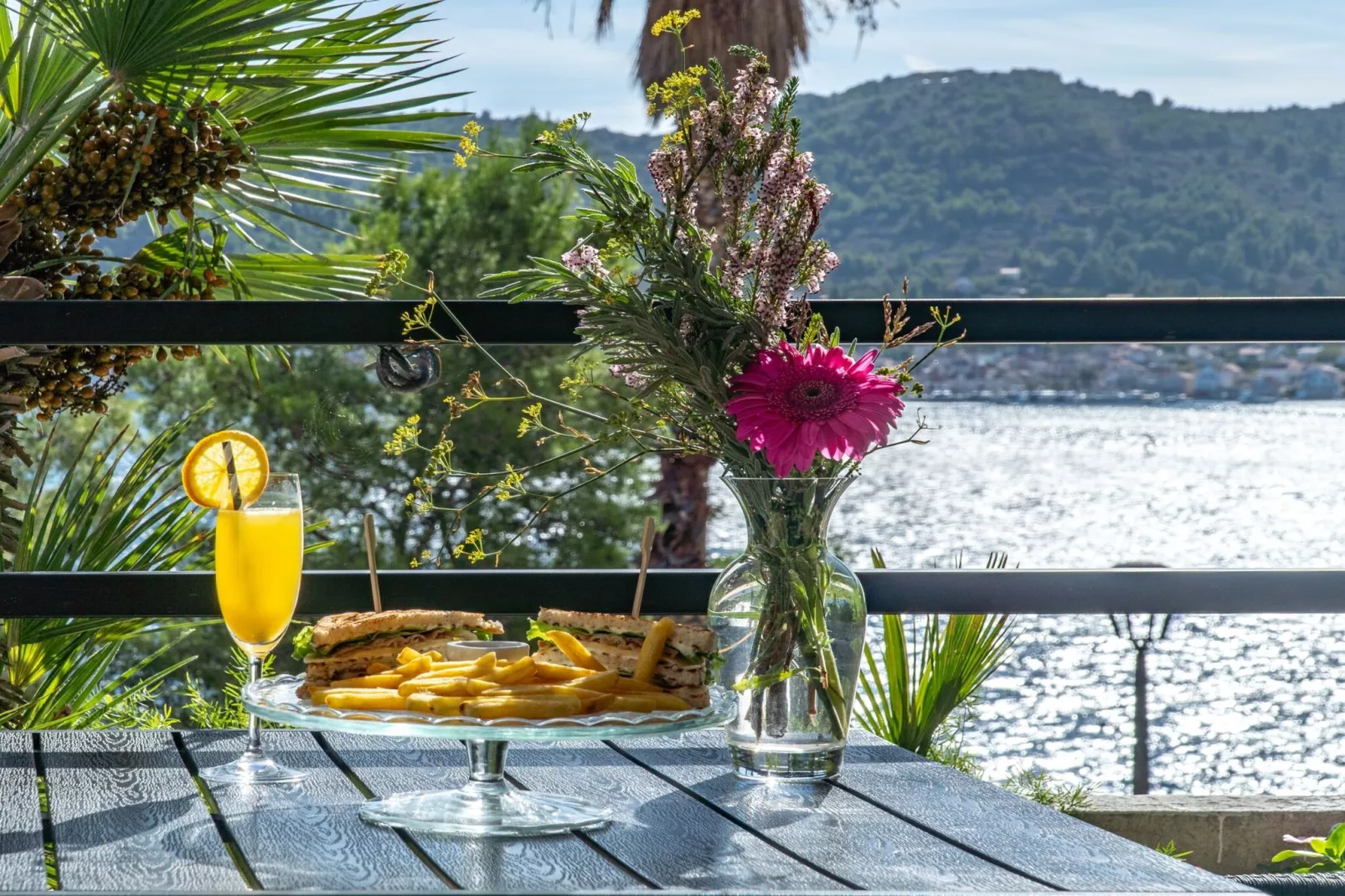 Hotel Issa - Twin Room Sea View-Terrace balcony