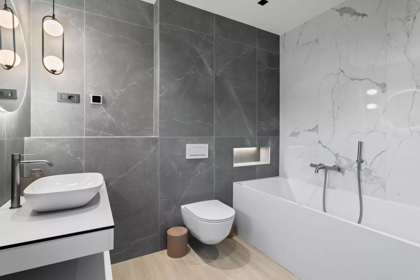 Villa Freedom - Five Bedroom House with Balcony-Bathroom