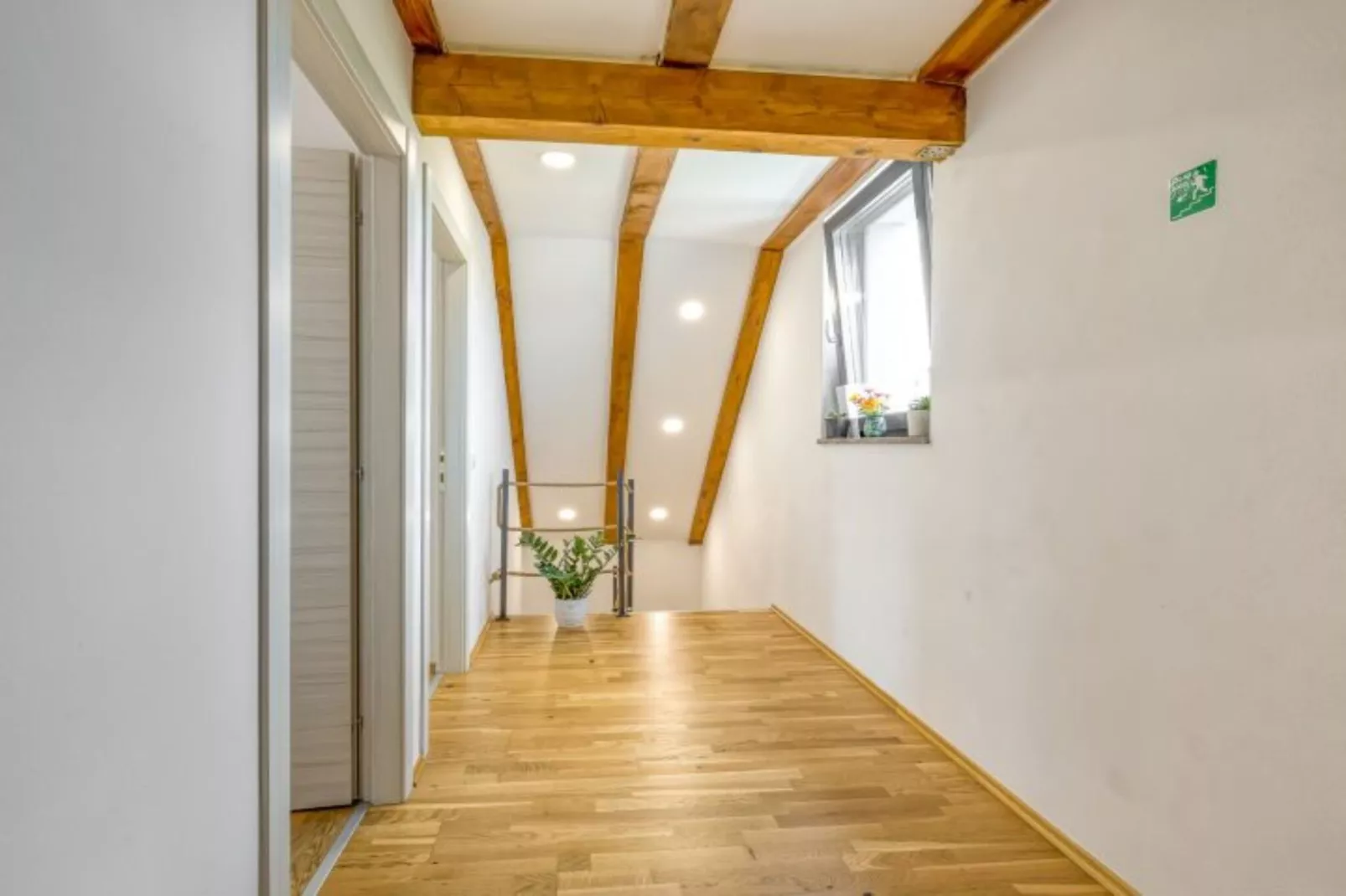 Four Bedroom Holiday House Mali Raj with Pool-Innenbereich