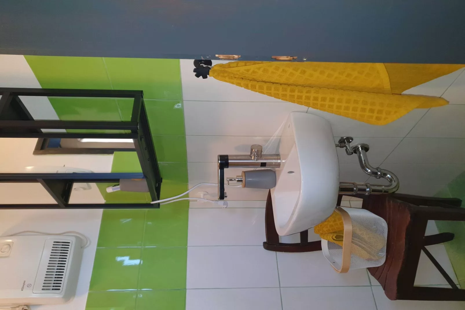 Bright and Sunny Apartment with Terrace - Two Bedroom Apartment with Terrace-Bathroom