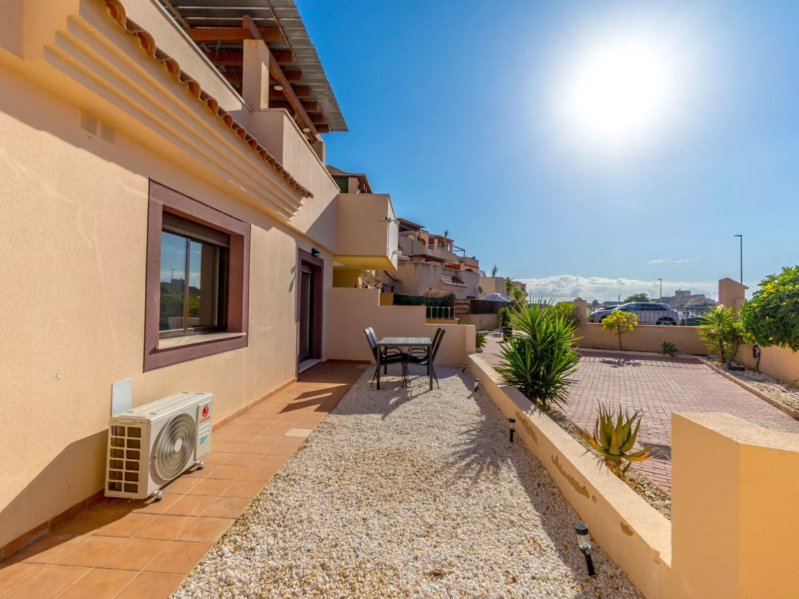 Collados Zieschang-Outside