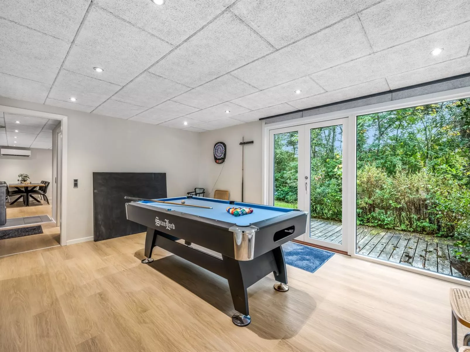 "Naia" - 300m to the fjord-Drinnen