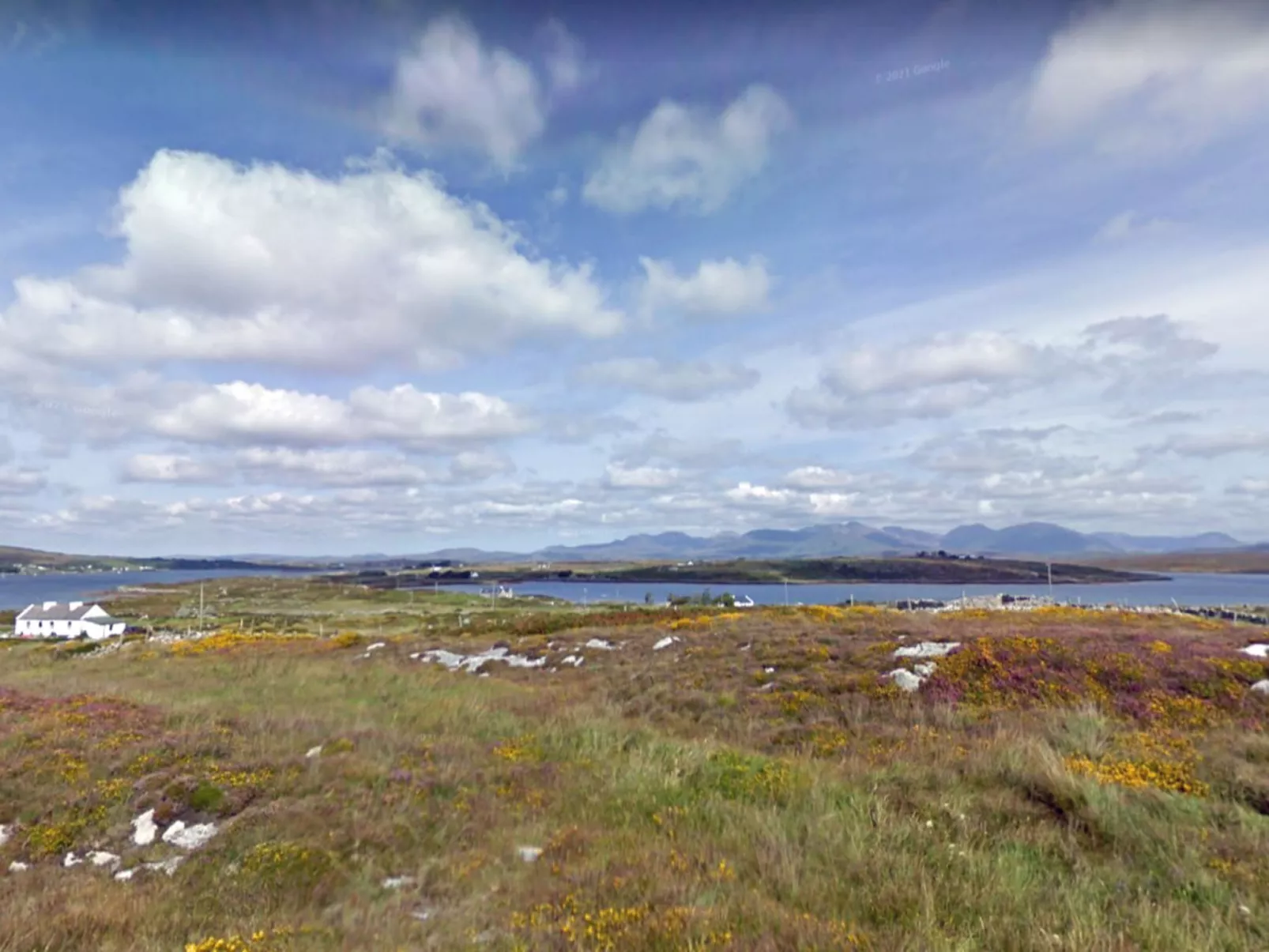 Bridies Holiday Cottage Roundstone-Outside