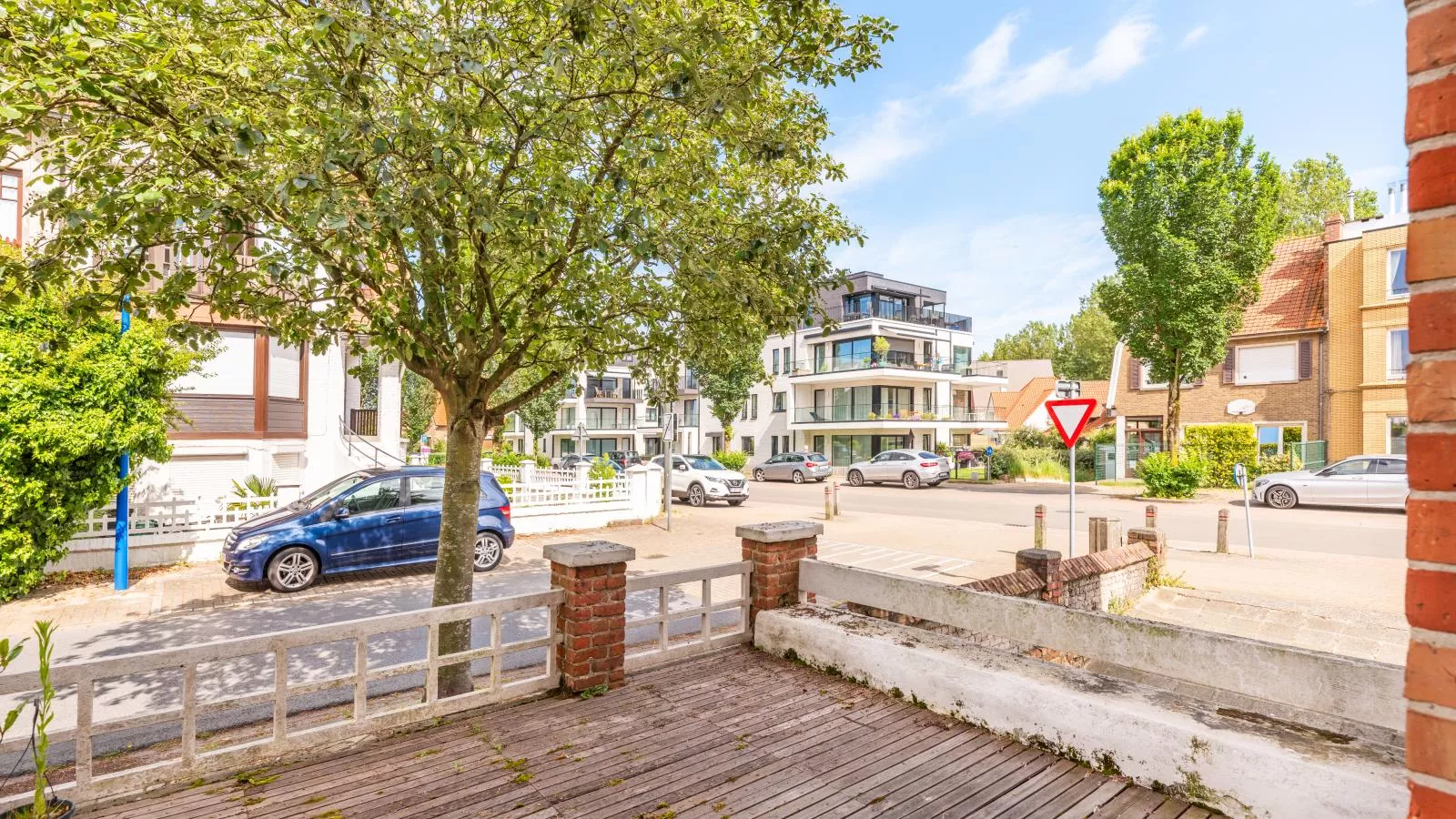 Au Coin-View in summer