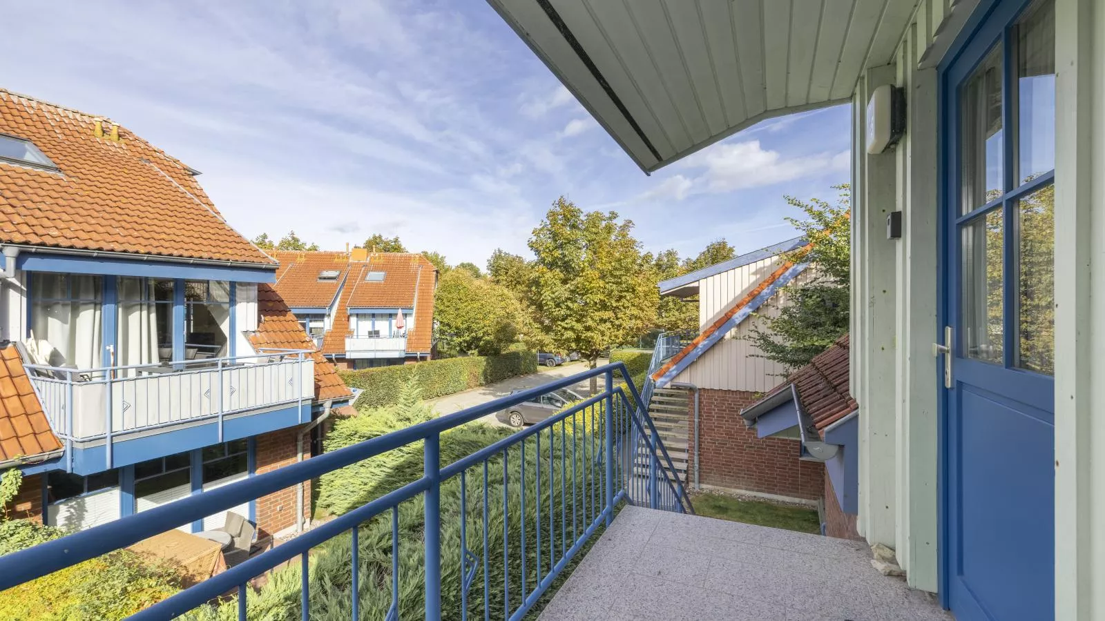 Papillon 11-5-Hall & reception