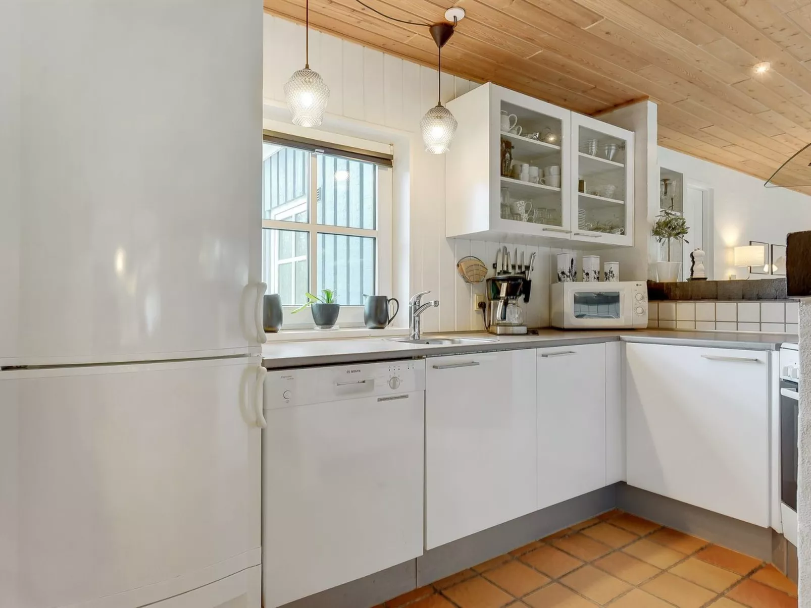 "Alvina" - 3.2km from the sea-Inside