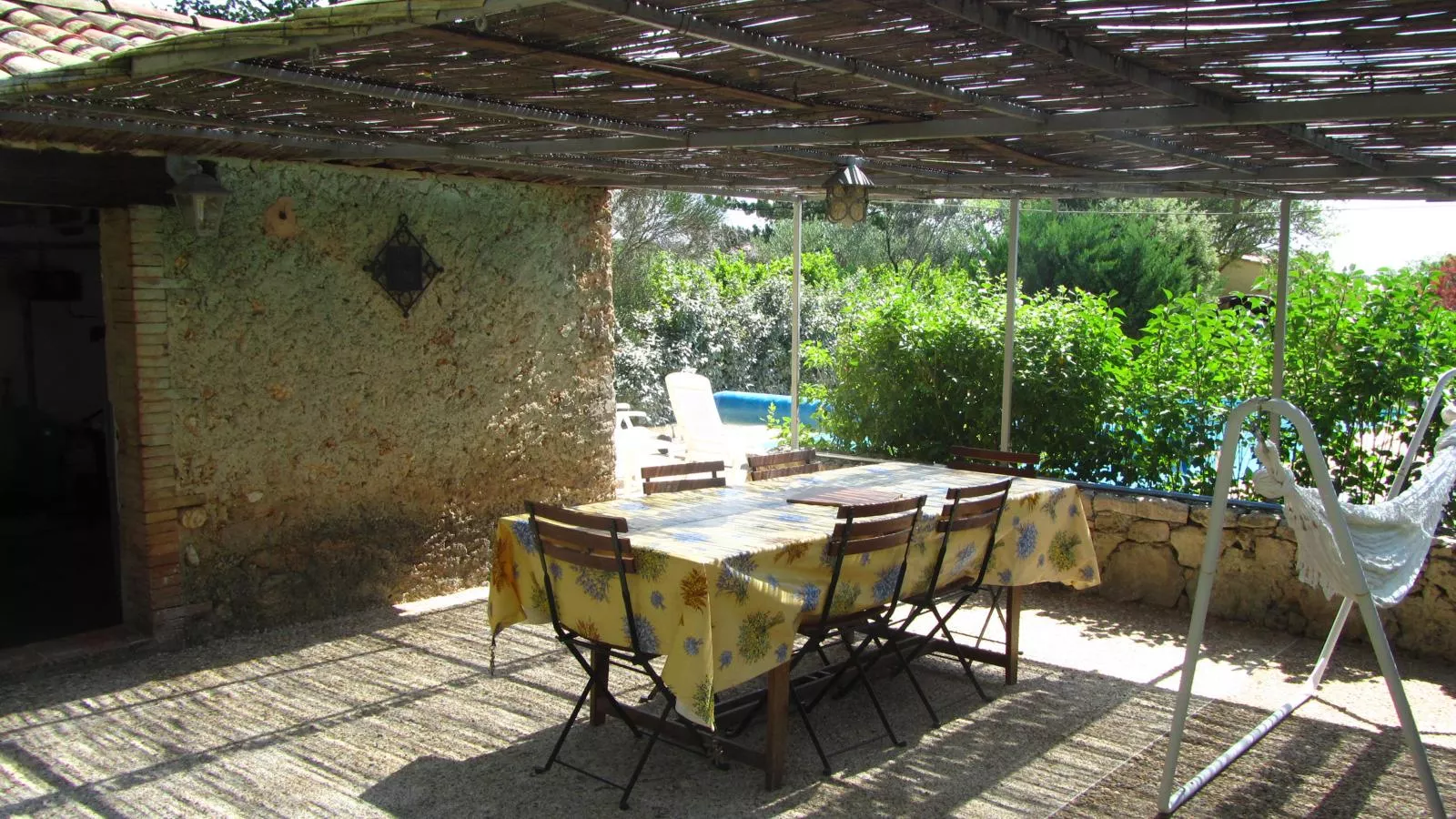 Le clos de la Tuf-Terrace balcony