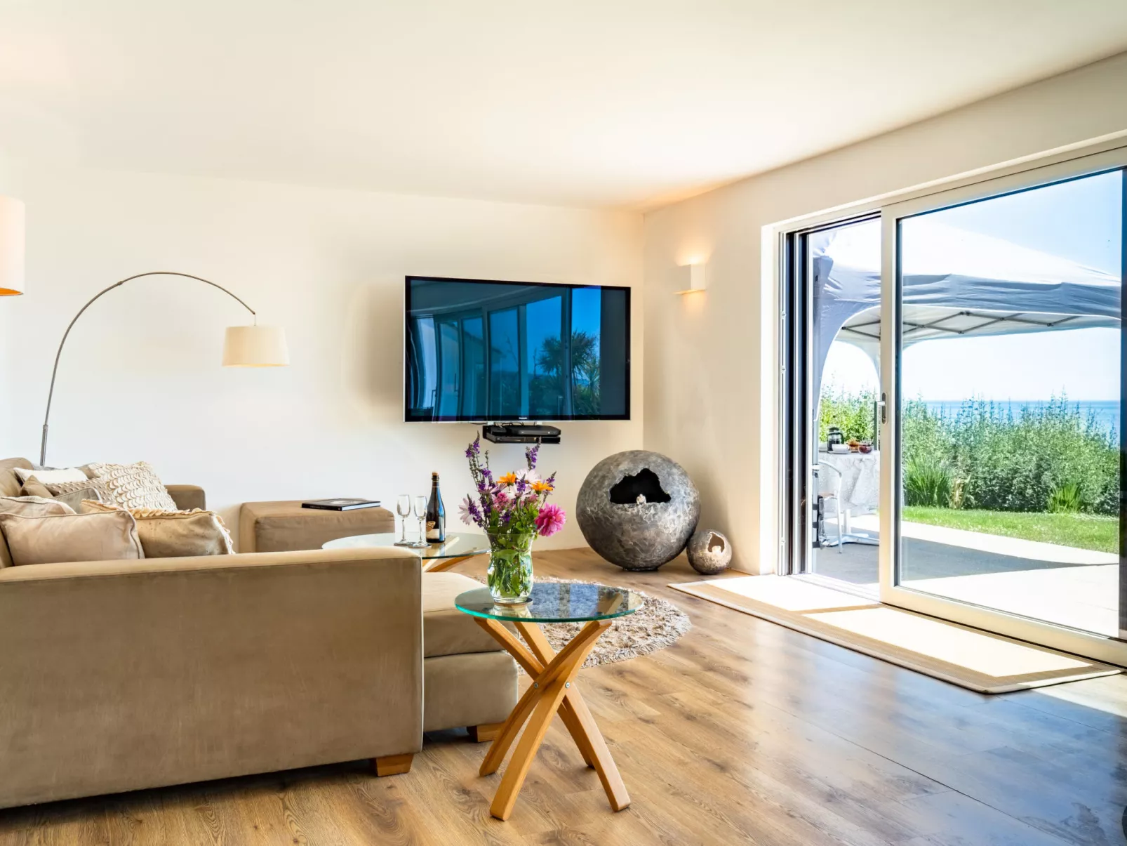 Avalon Sea Views-Dedans