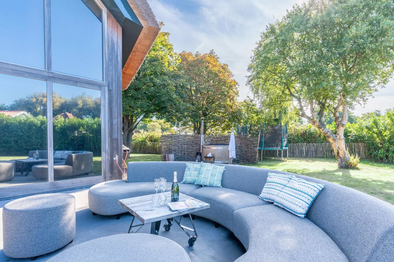 Villa Buytenplaats 181-Gardens in summer