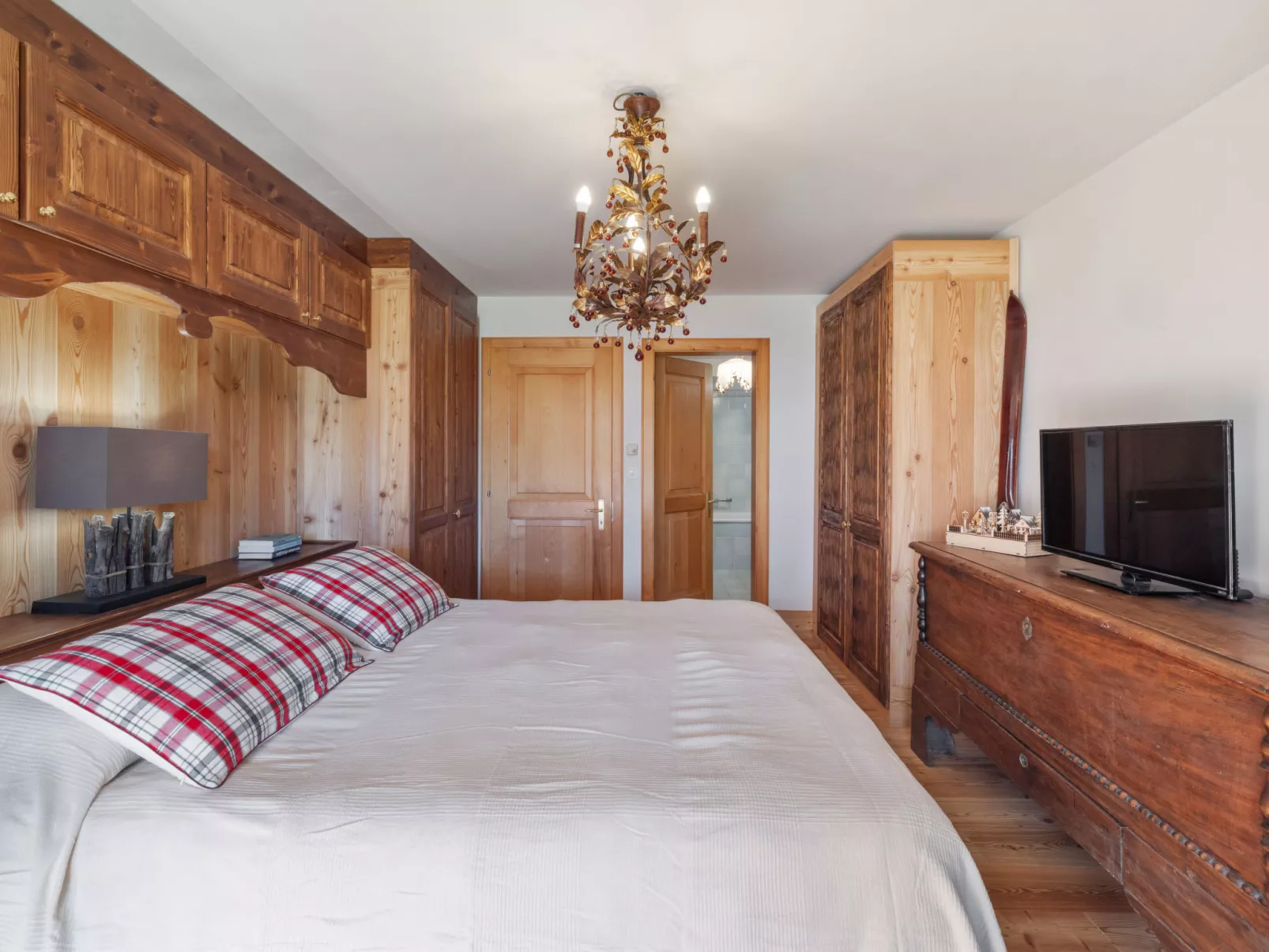 Les Pierres C 3-Drinnen