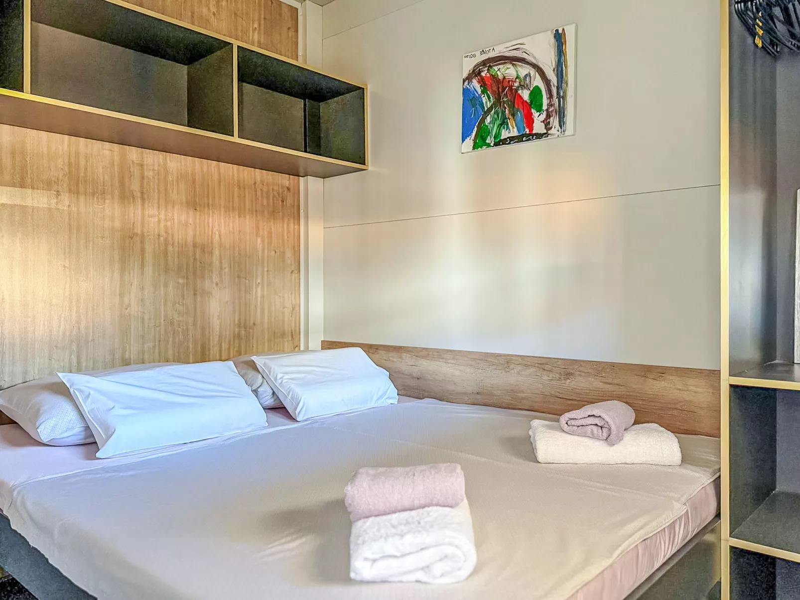 Hosekra Hišica-Inside