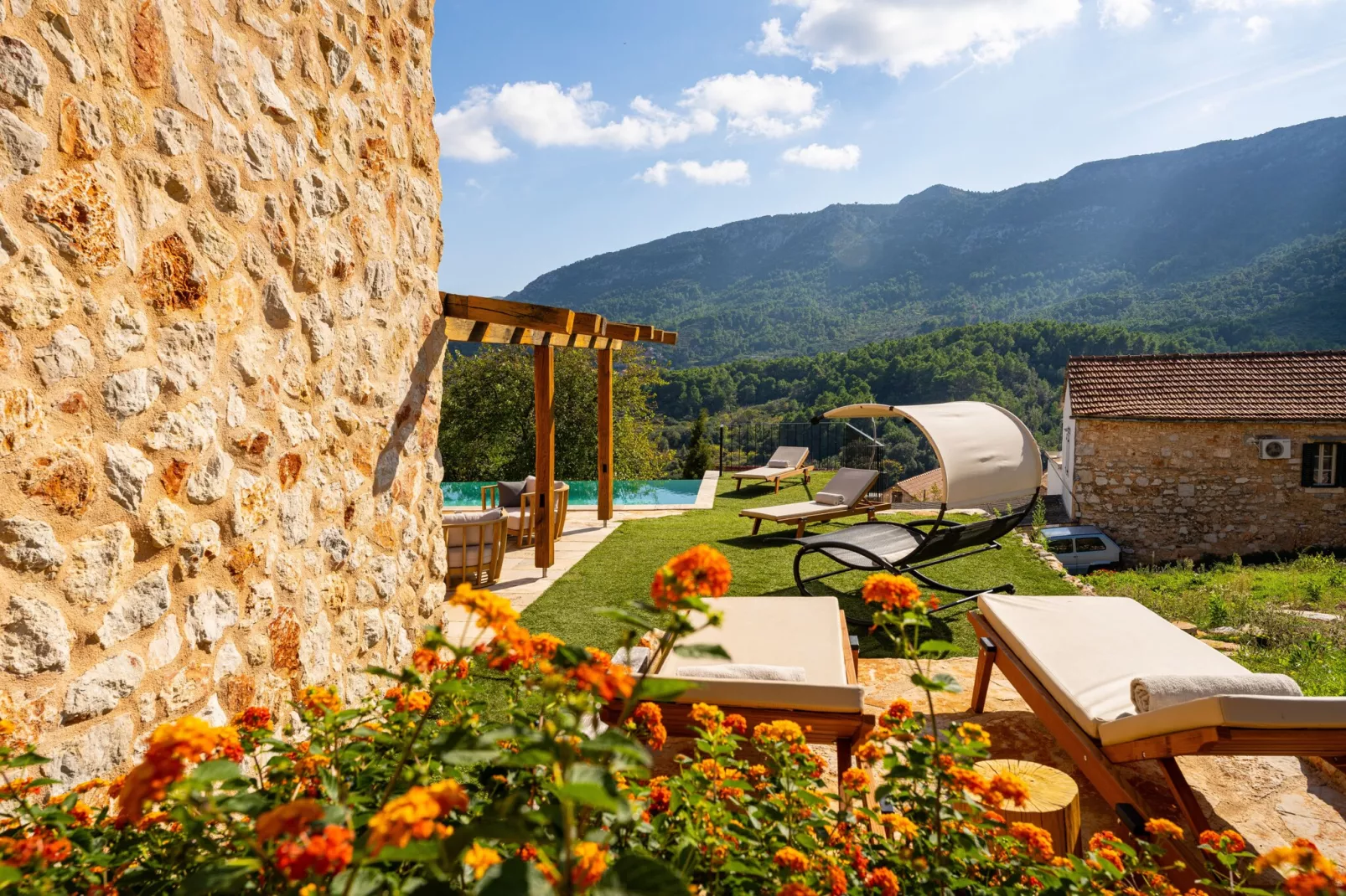 Authentic Villa Fisola-Terrace balcony