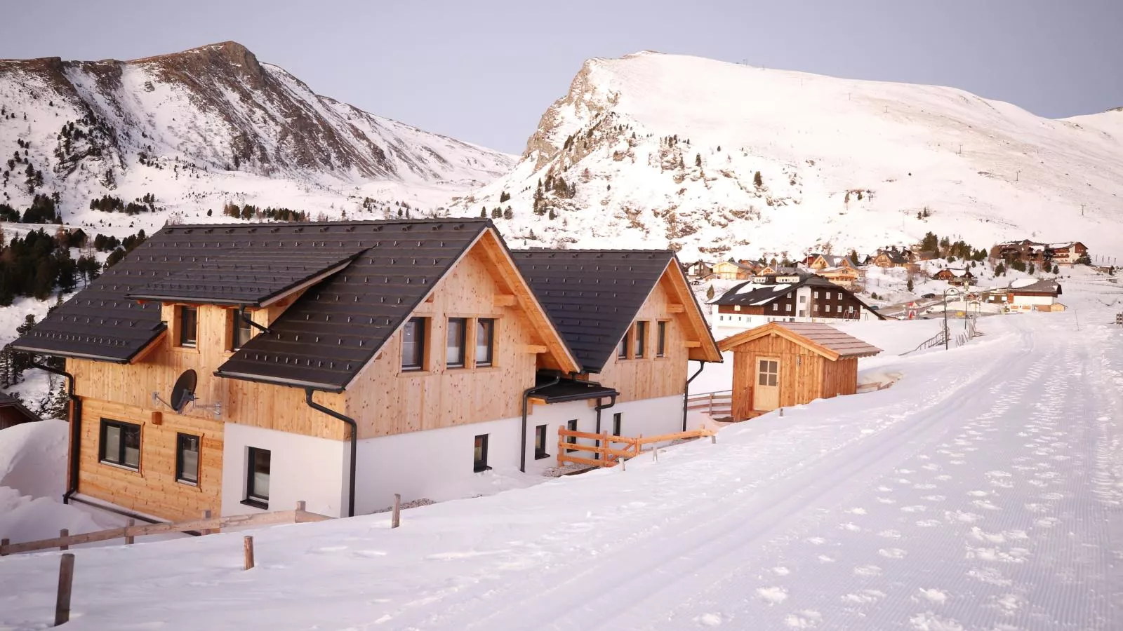 Designchalets Falkertsee-Exterior in winter