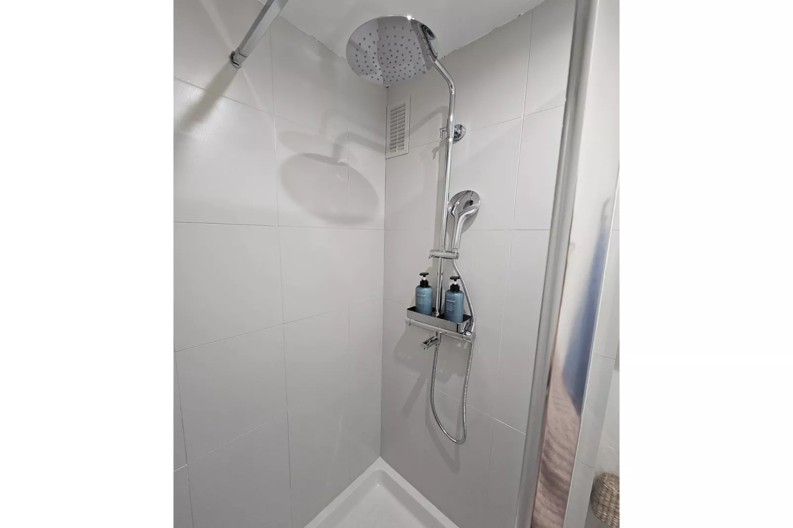 CT 394 - Faro's Beach & Town - Torremolinos-Bathroom