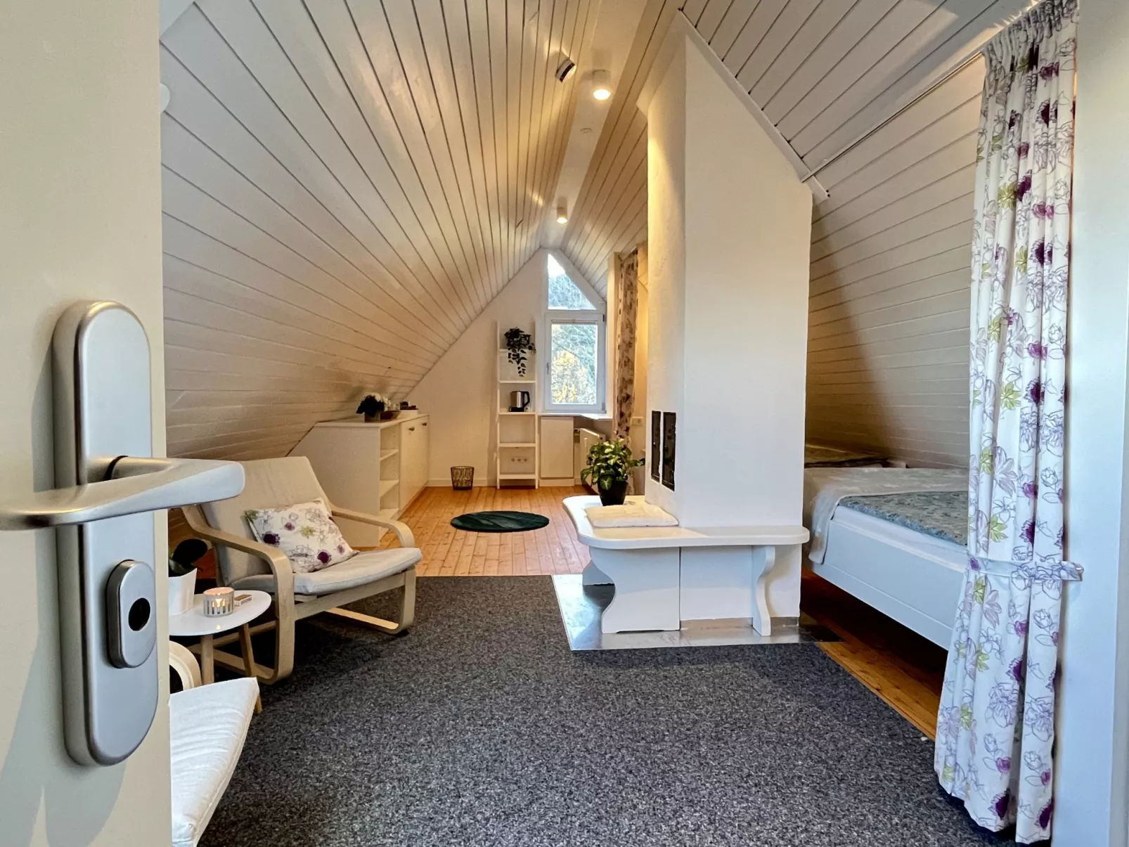 Falkennest - mit Blick auf den Titisee-Drinnen