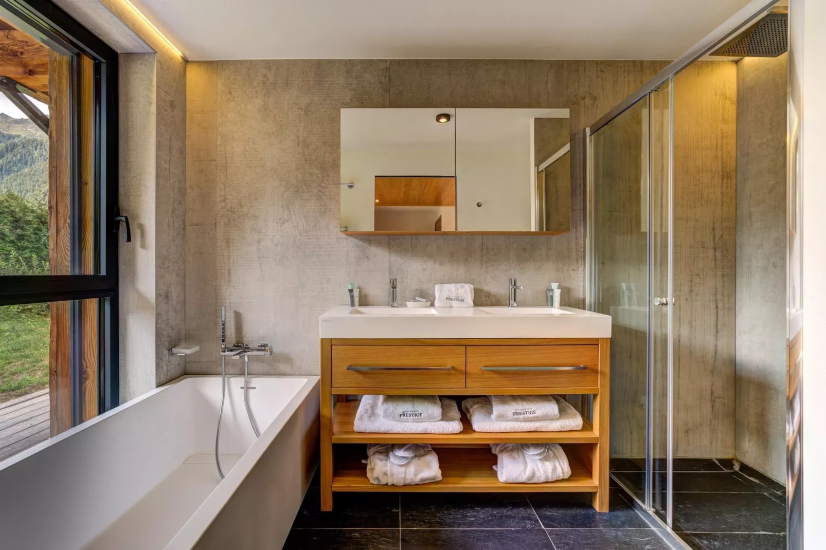 Black Pearl-Badezimmer