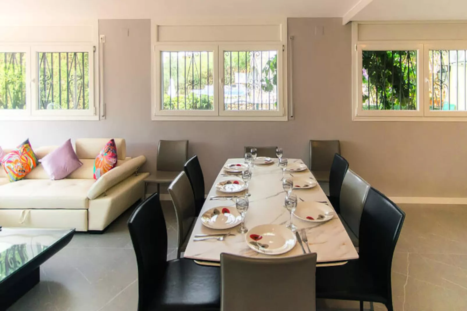 Maison à Roses-Untagged