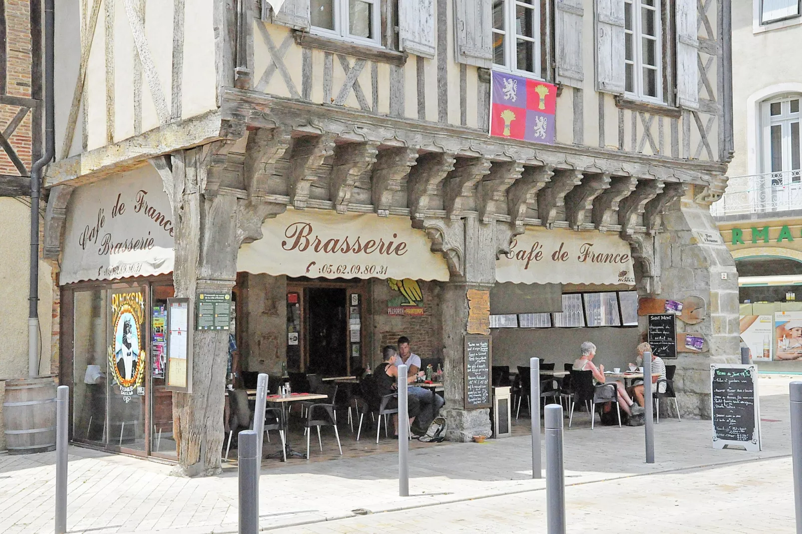 Villa Le Houga-Areas within 1km in summer