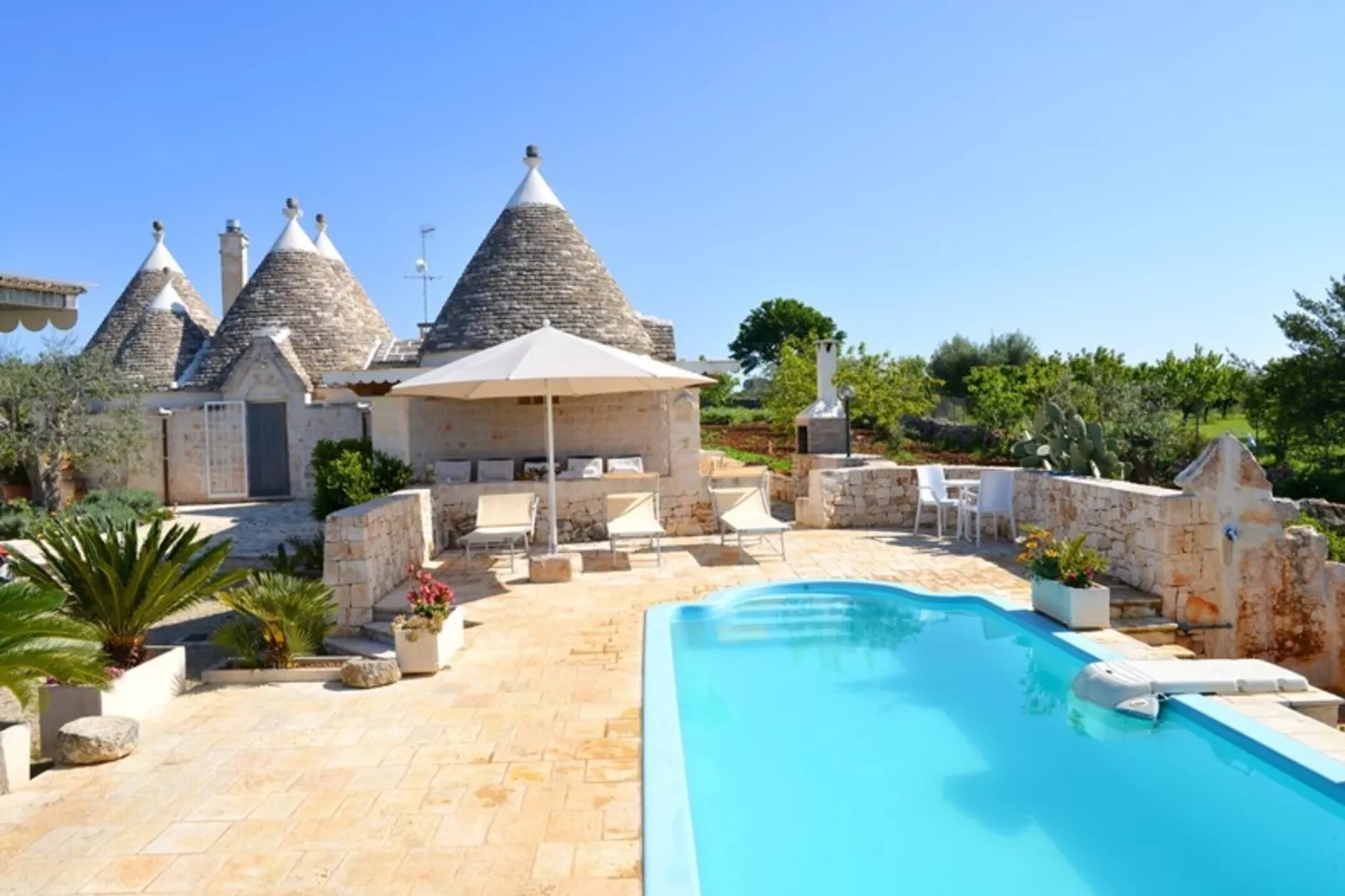 Holiday home Cisternino-Trullo Ulivo Antico-Piscine