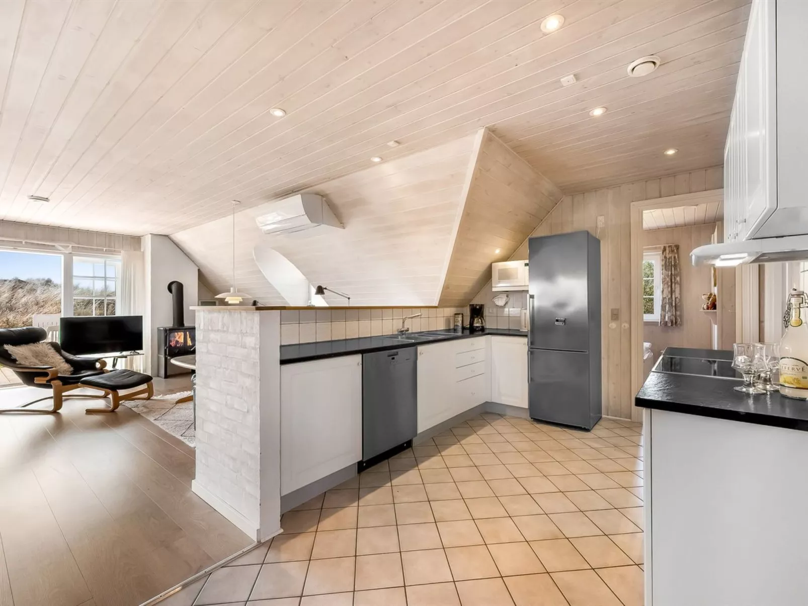 "Slava" - 250m from the sea-Inside