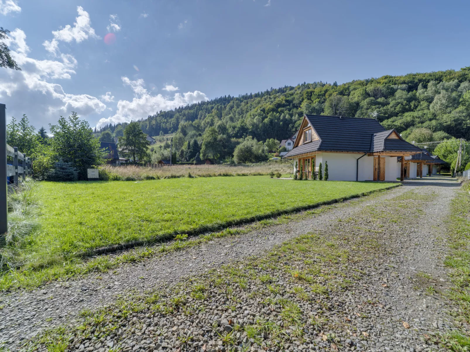 Chaty Pod Beskidkiem-Outside