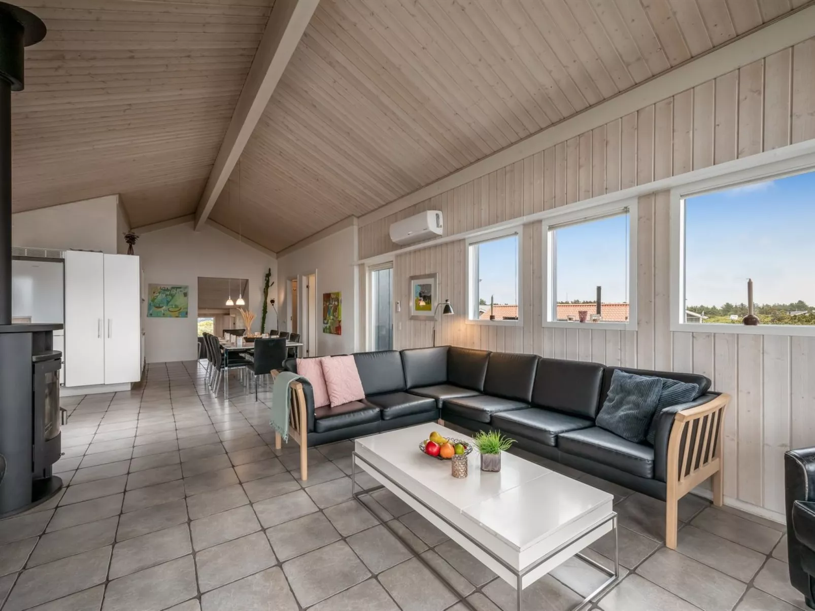 "Temjana" -  from the sea-Inside